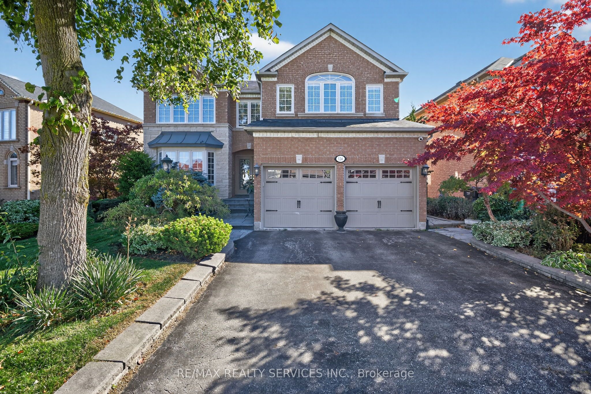 124 Royal Valley Drive Property Photo 1