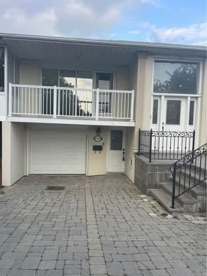3589 Birchmeadow Crescent Property Photo 1