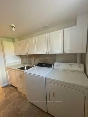 3589 Birchmeadow Crescent Property Photo 11