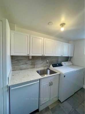 3589 Birchmeadow Crescent Property Photo 12