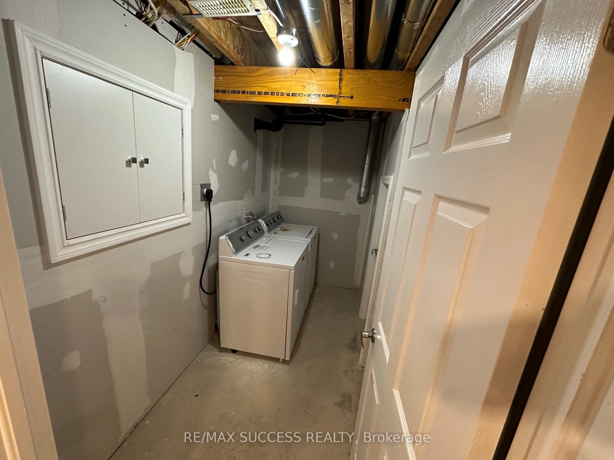 916 Minchin Way Basement Property Photo 11