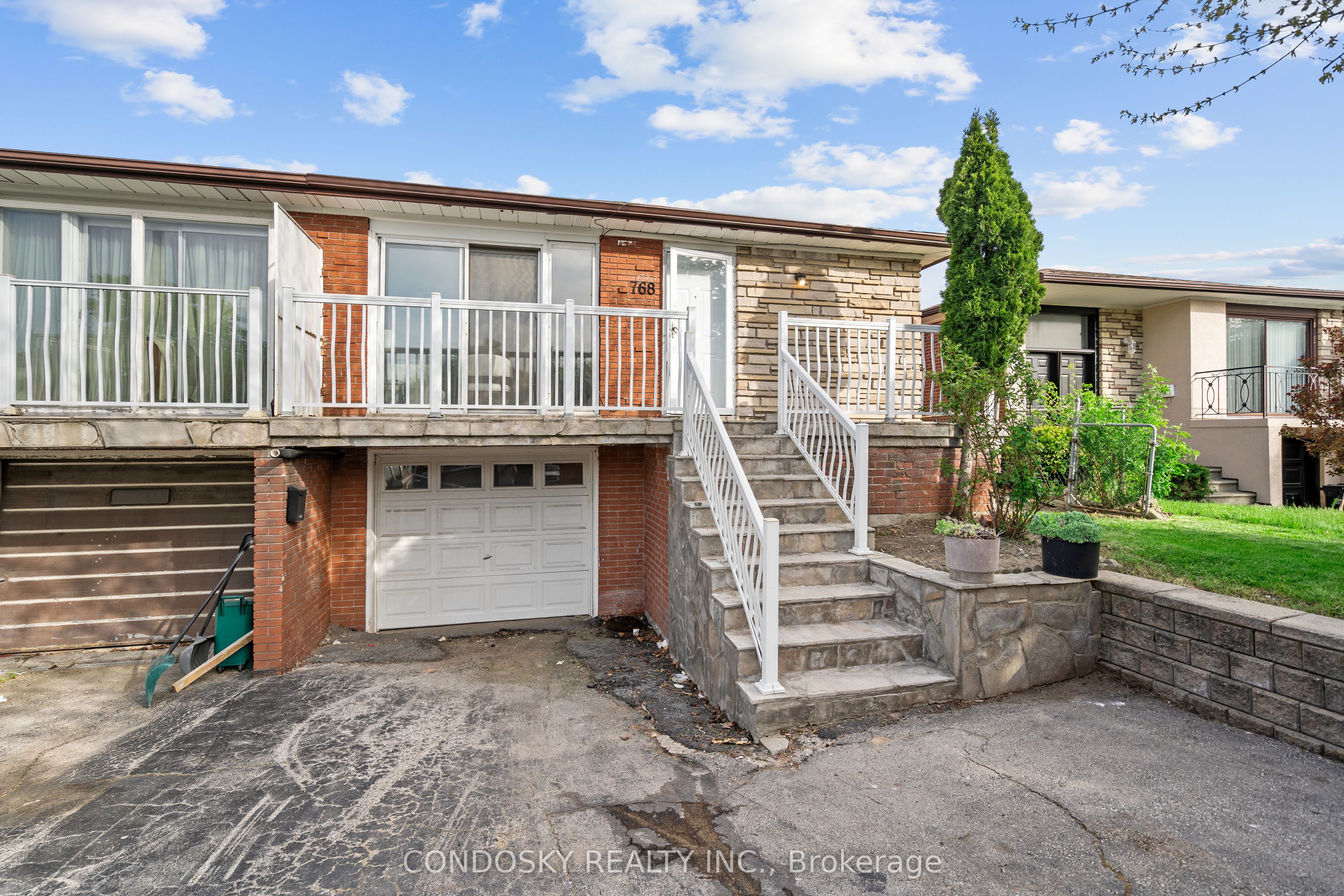 768 Annamore Road Property Photo 2