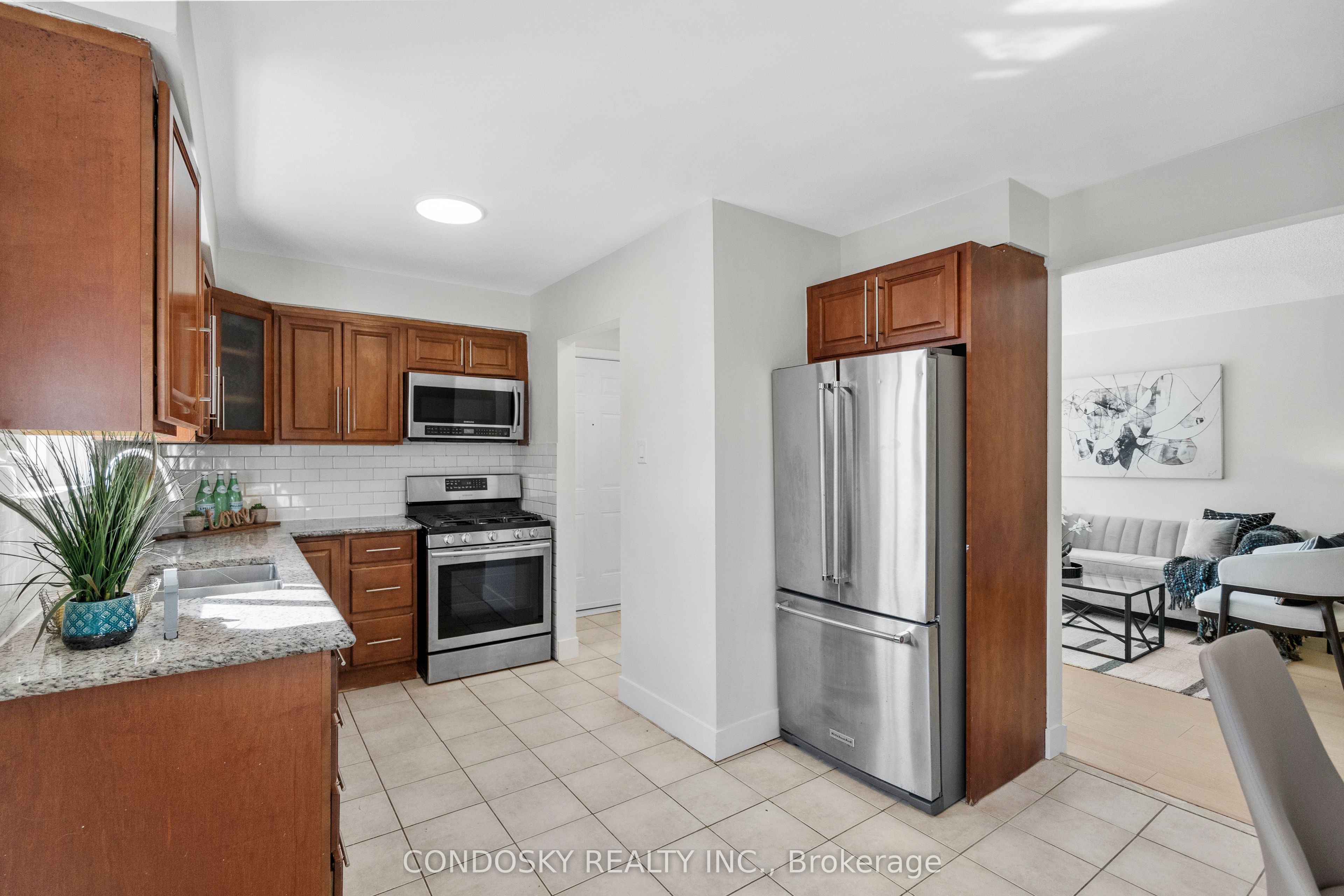 768 Annamore Road Property Photo 10
