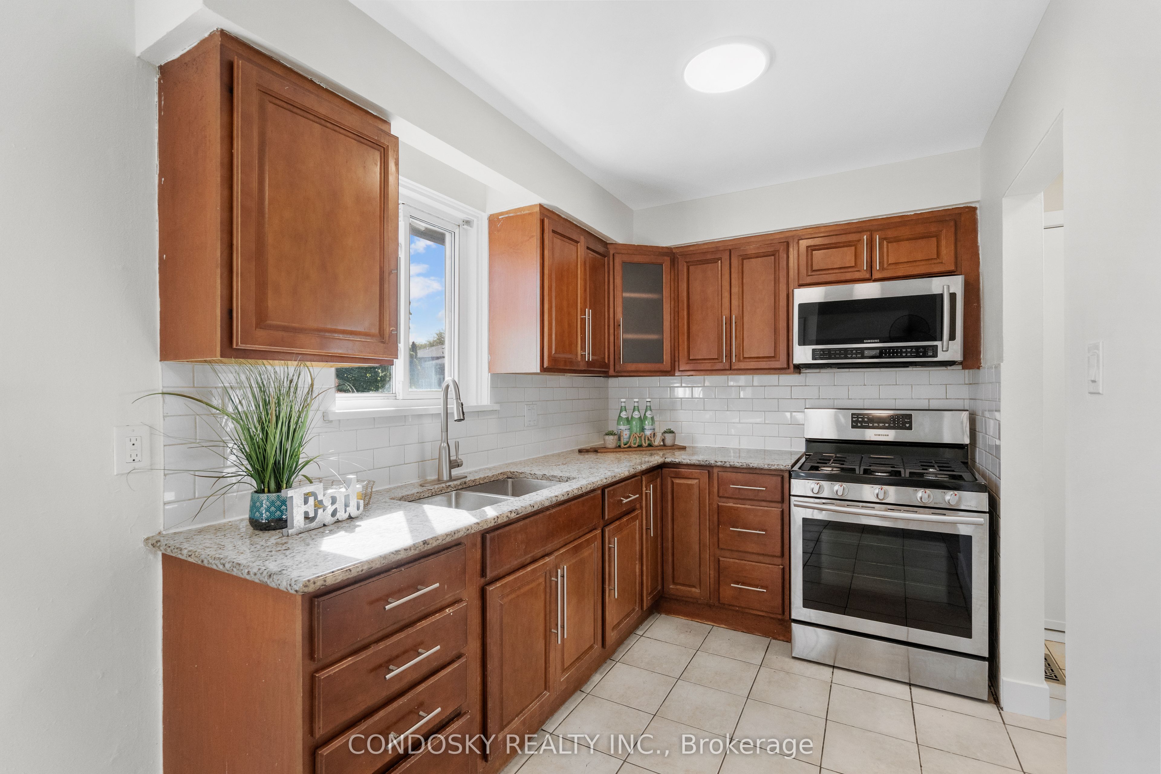 768 Annamore Road Property Photo 12