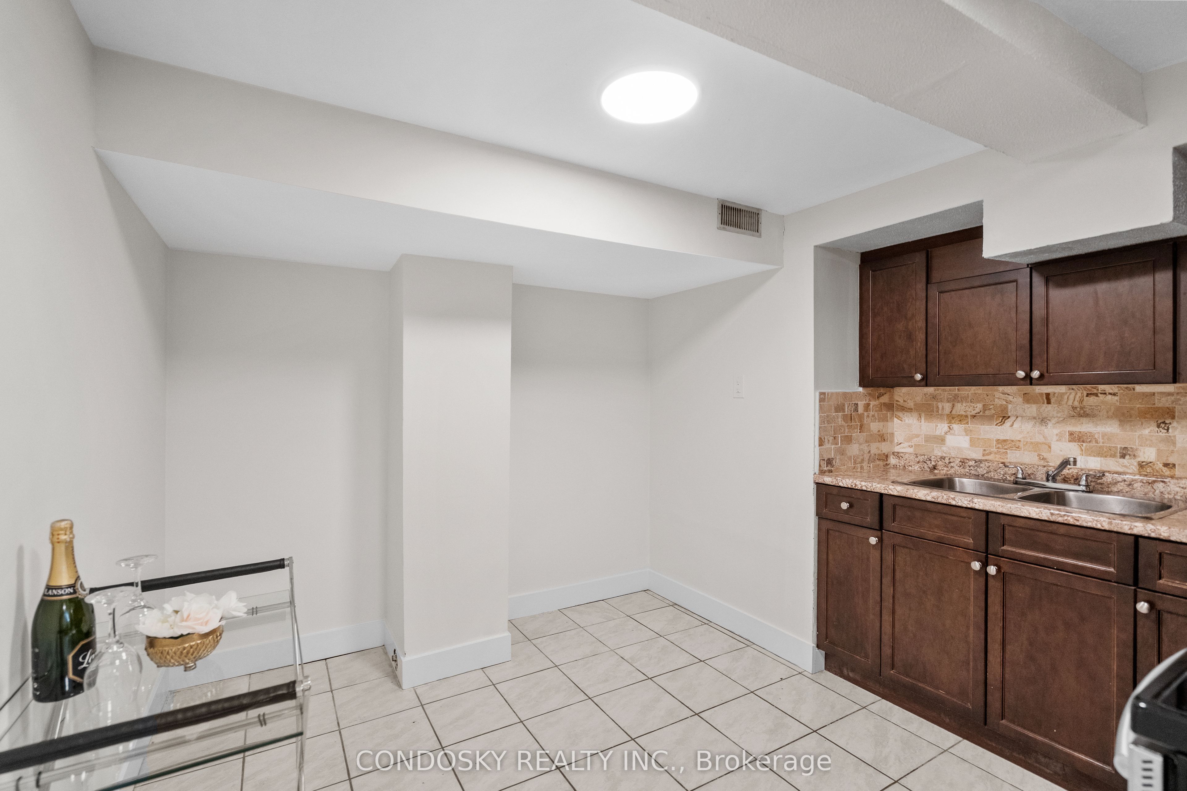 768 Annamore Road Property Photo 32