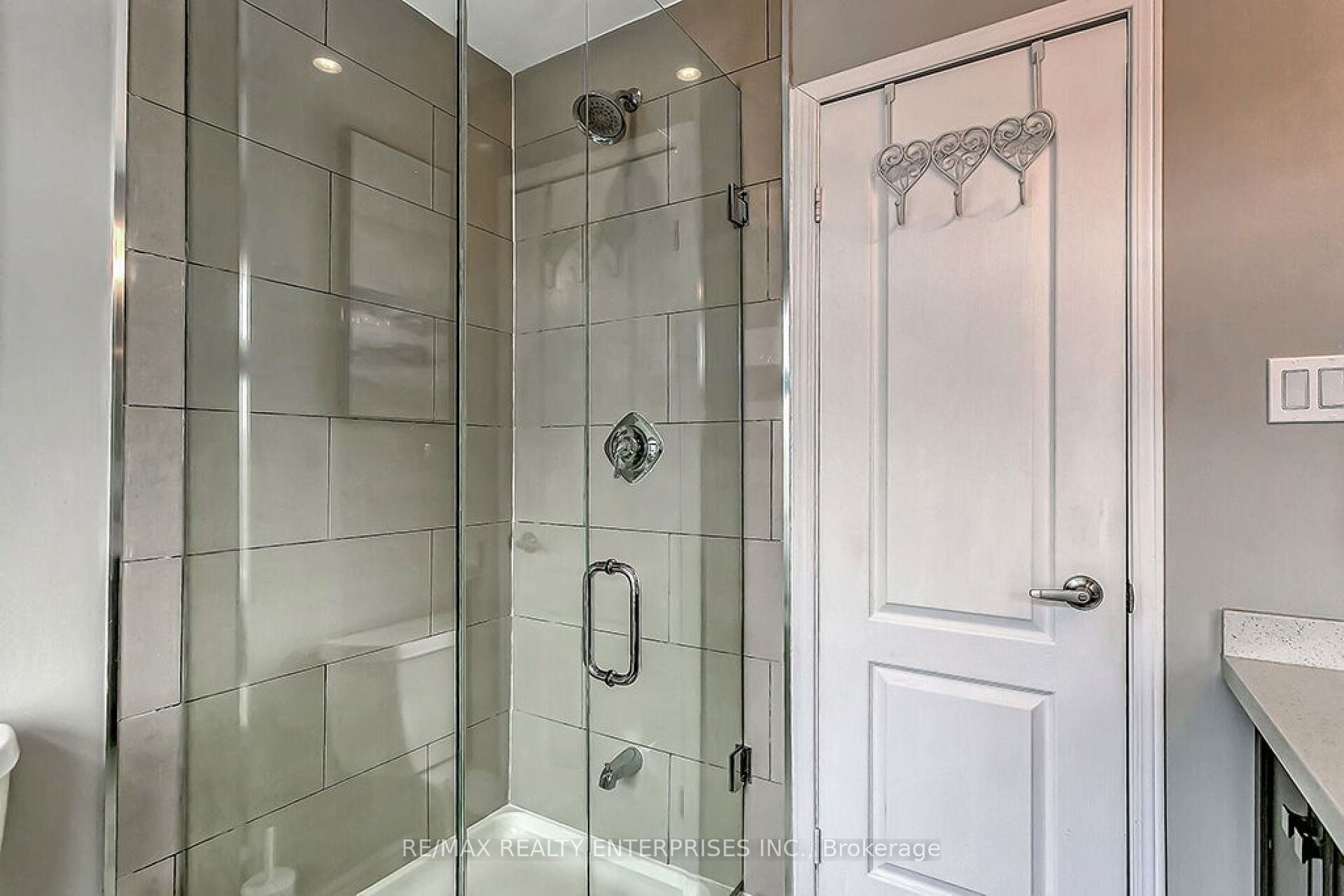 2386 Munn's Avenue Unit E Property Photo 23