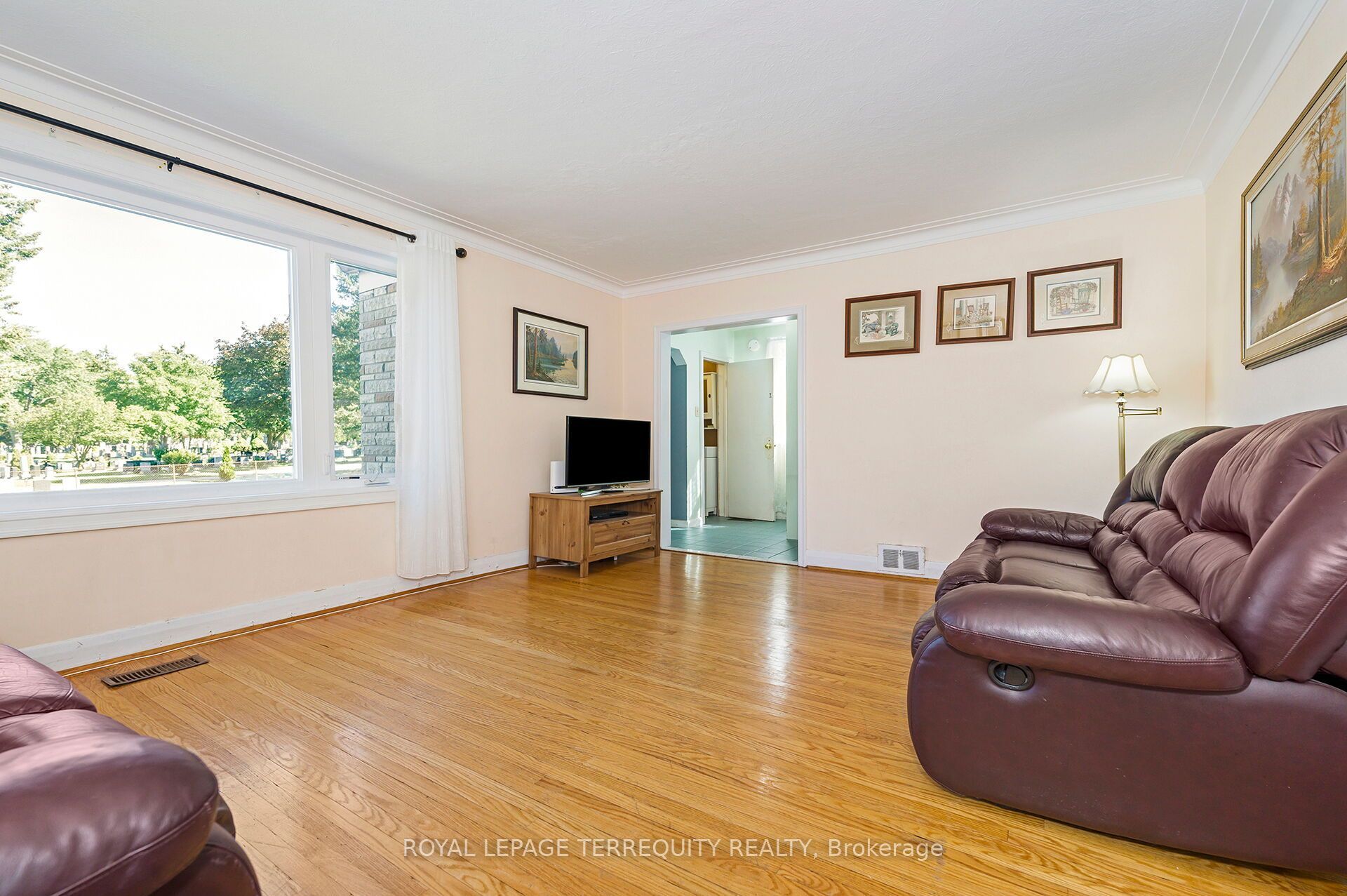 2307 Lawrence Avenue W Property Photo 3