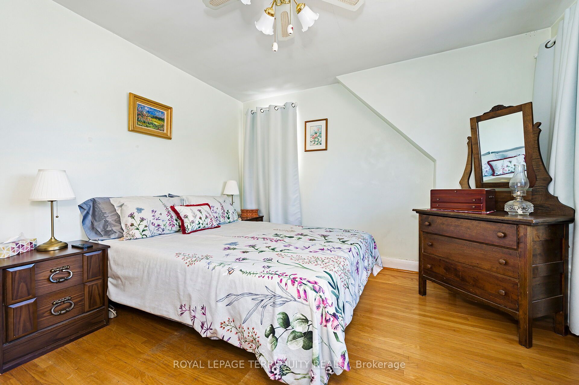 2307 Lawrence Avenue W Property Photo 13