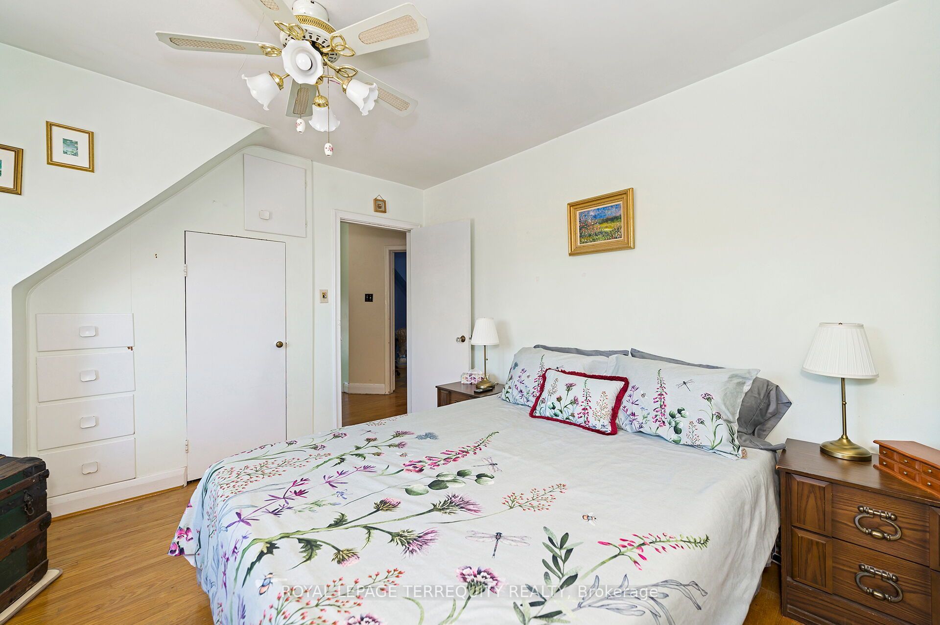 2307 Lawrence Avenue W Property Photo 14