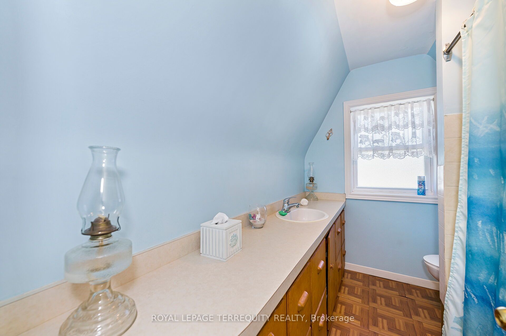 2307 Lawrence Avenue W Property Photo 15