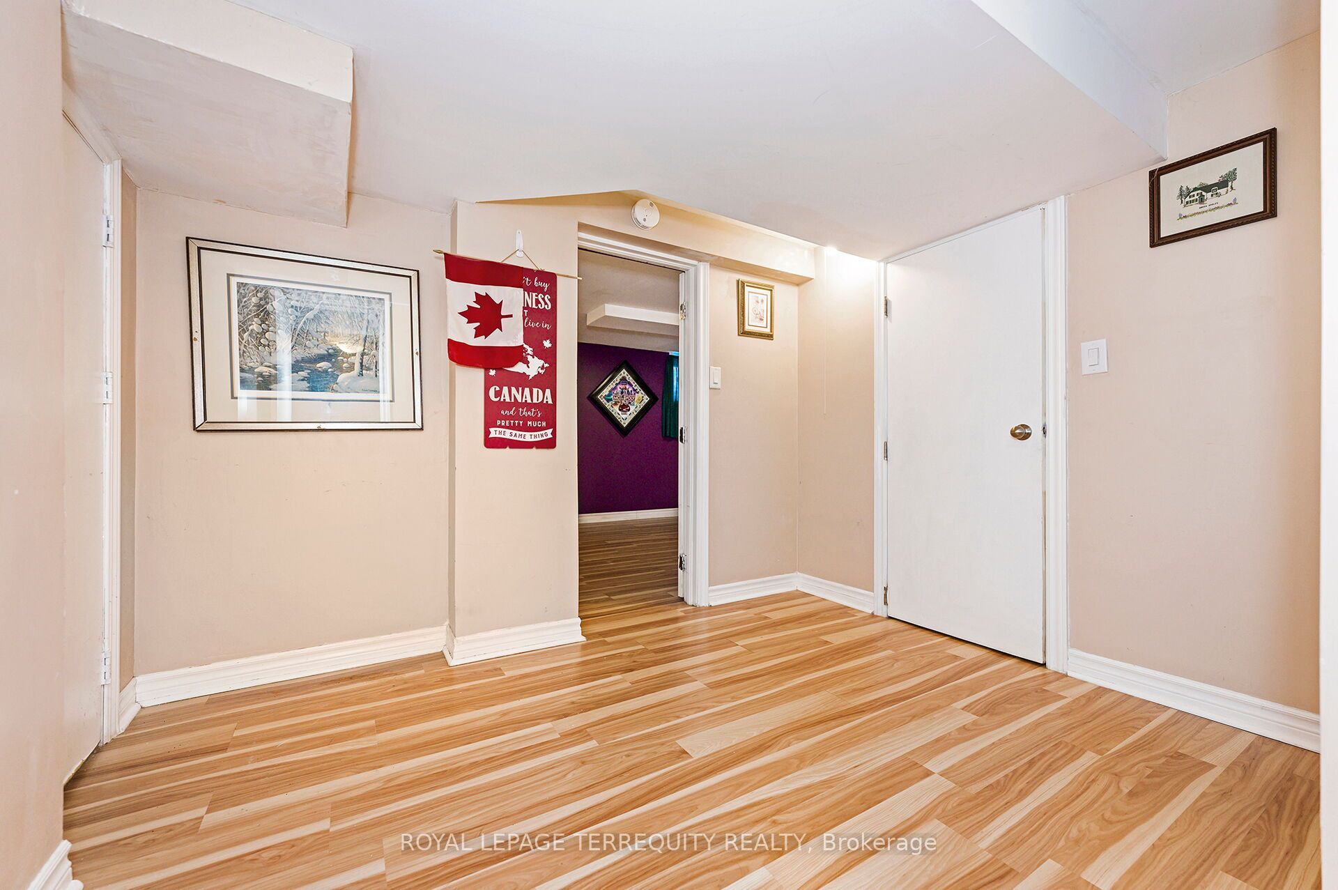 2307 Lawrence Avenue W Property Photo 22