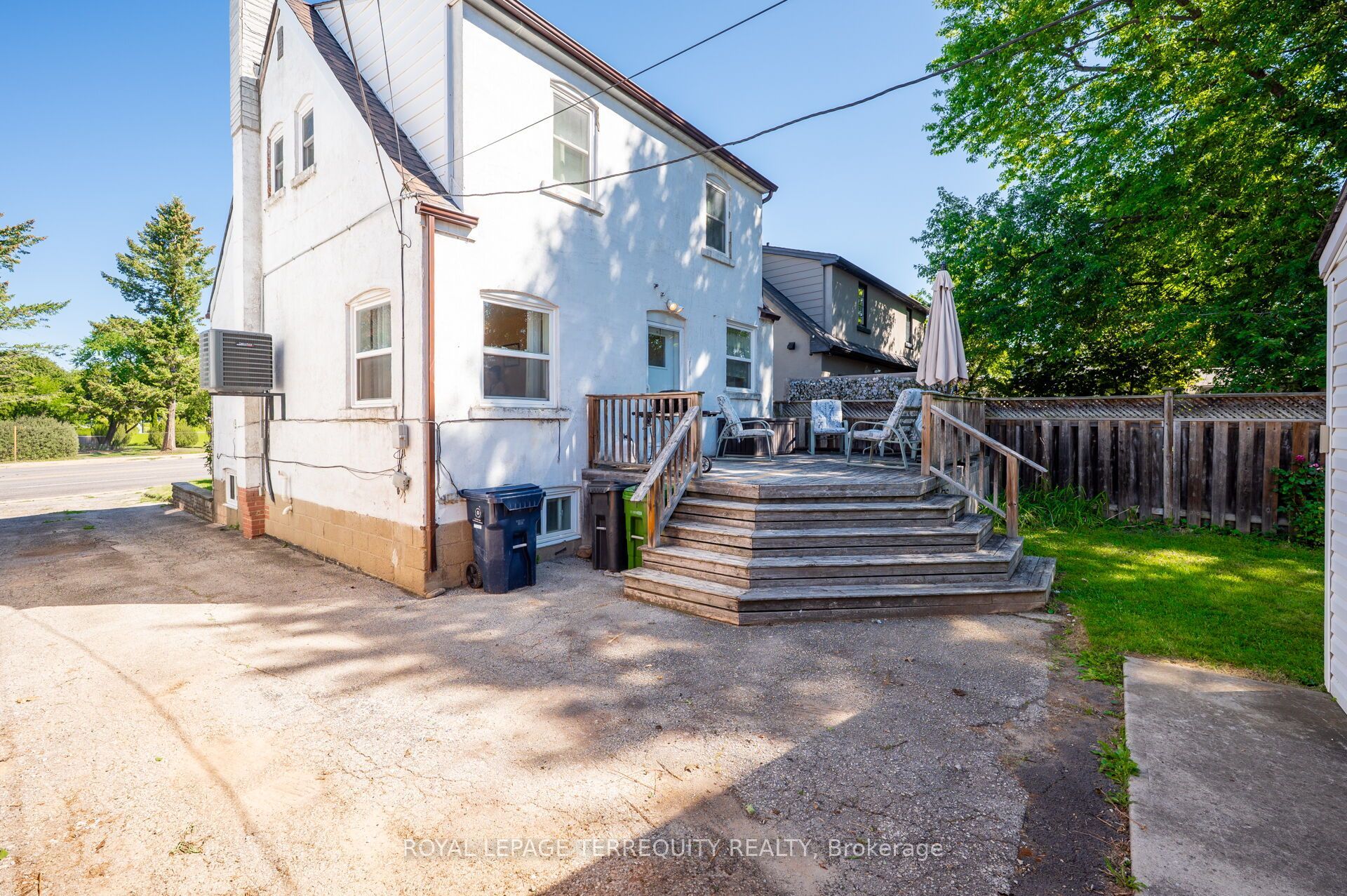 2307 Lawrence Avenue W Property Photo 26