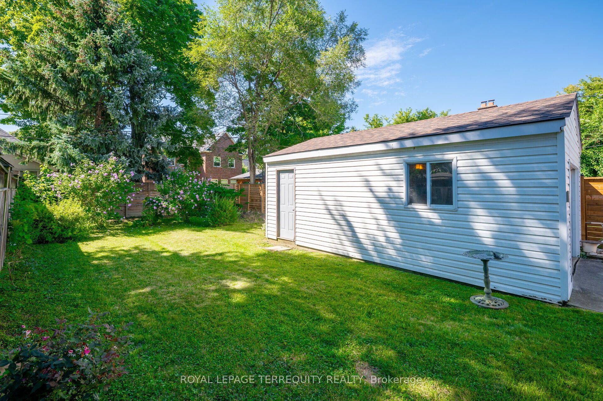 2307 Lawrence Avenue W Property Photo 30