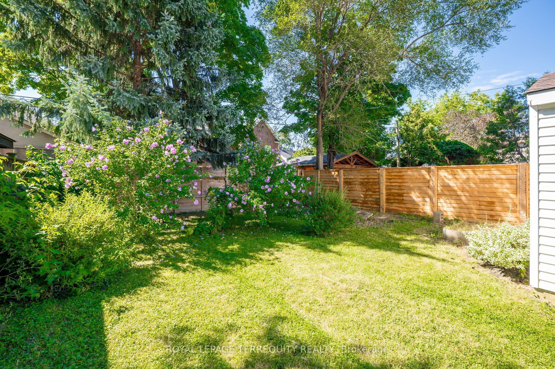 2307 Lawrence Avenue W Property Photo 32