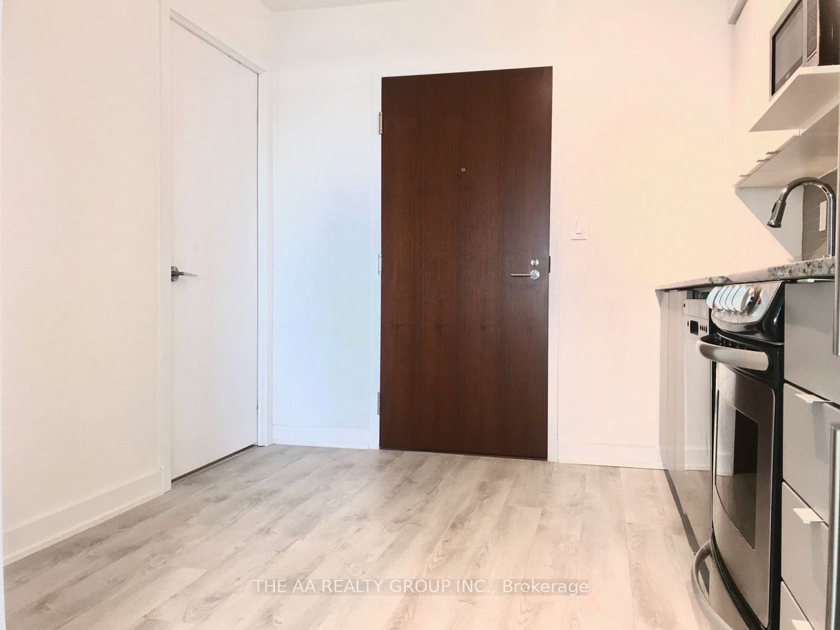 160 Flemington Road 1010 Property Photo 9