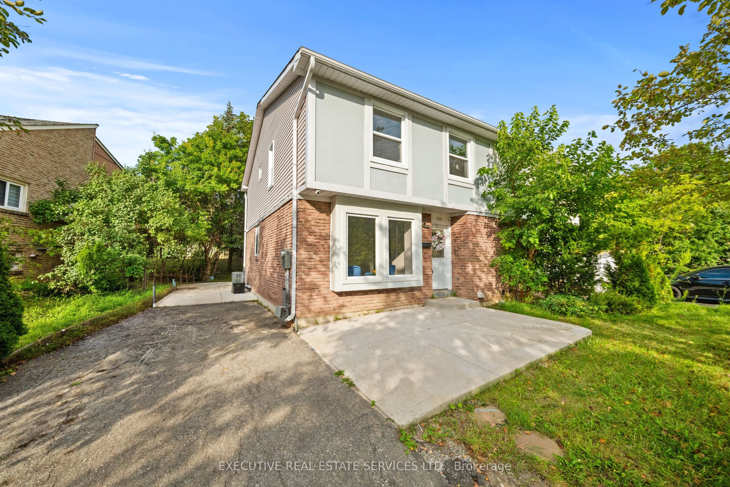 100 Centre Street N Property Photo 1