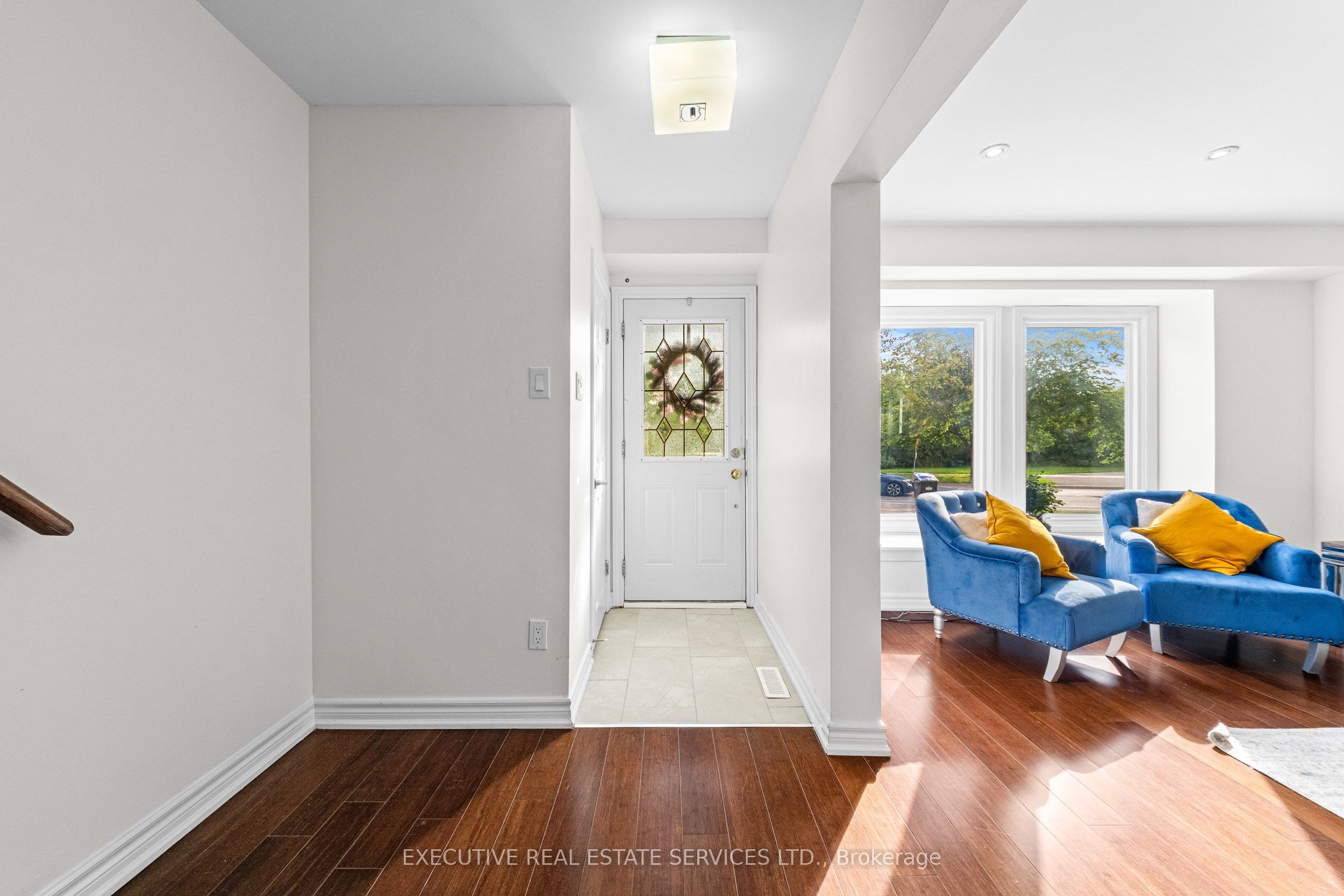 100 Centre Street N Property Photo 6