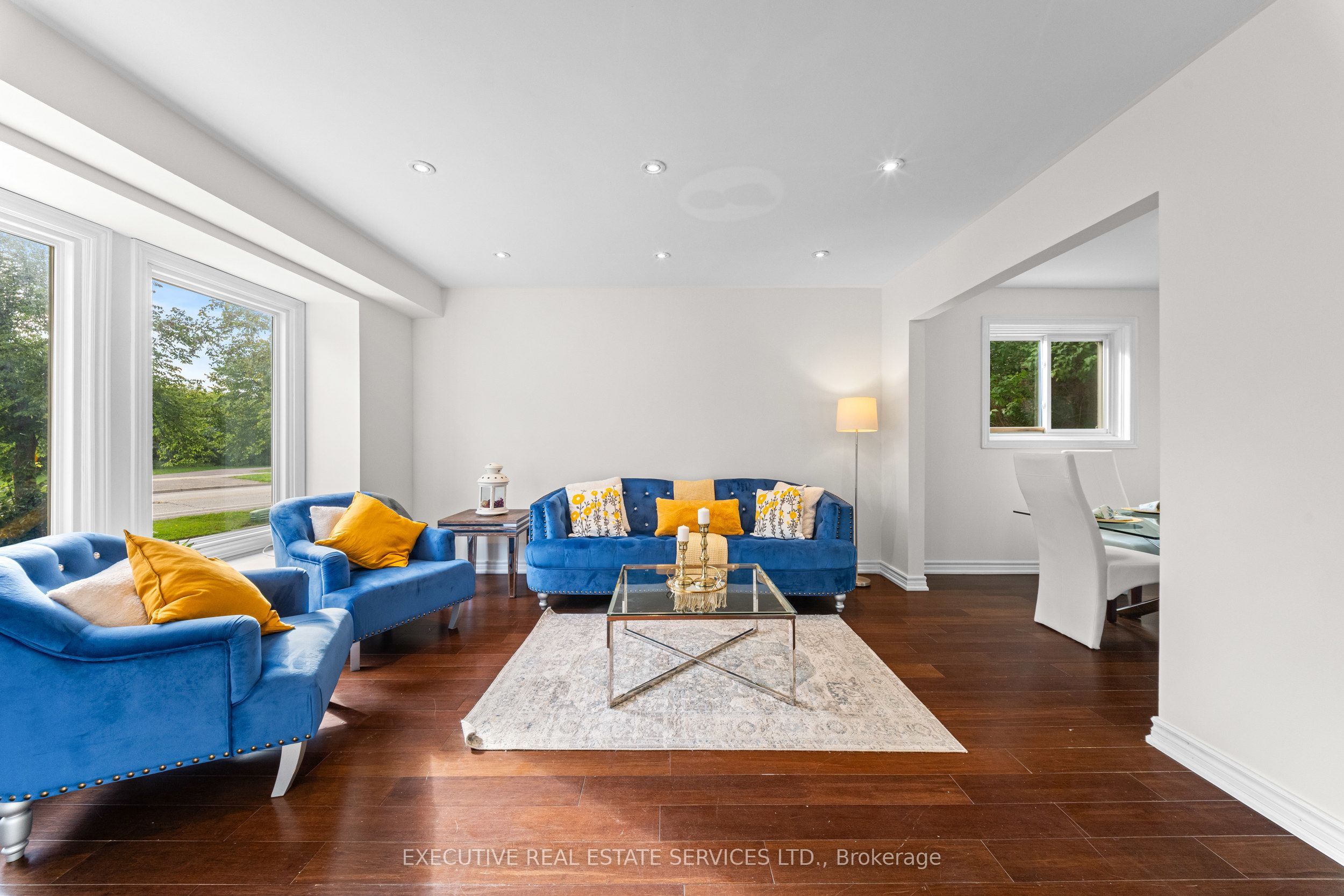 100 Centre Street N Property Photo 8