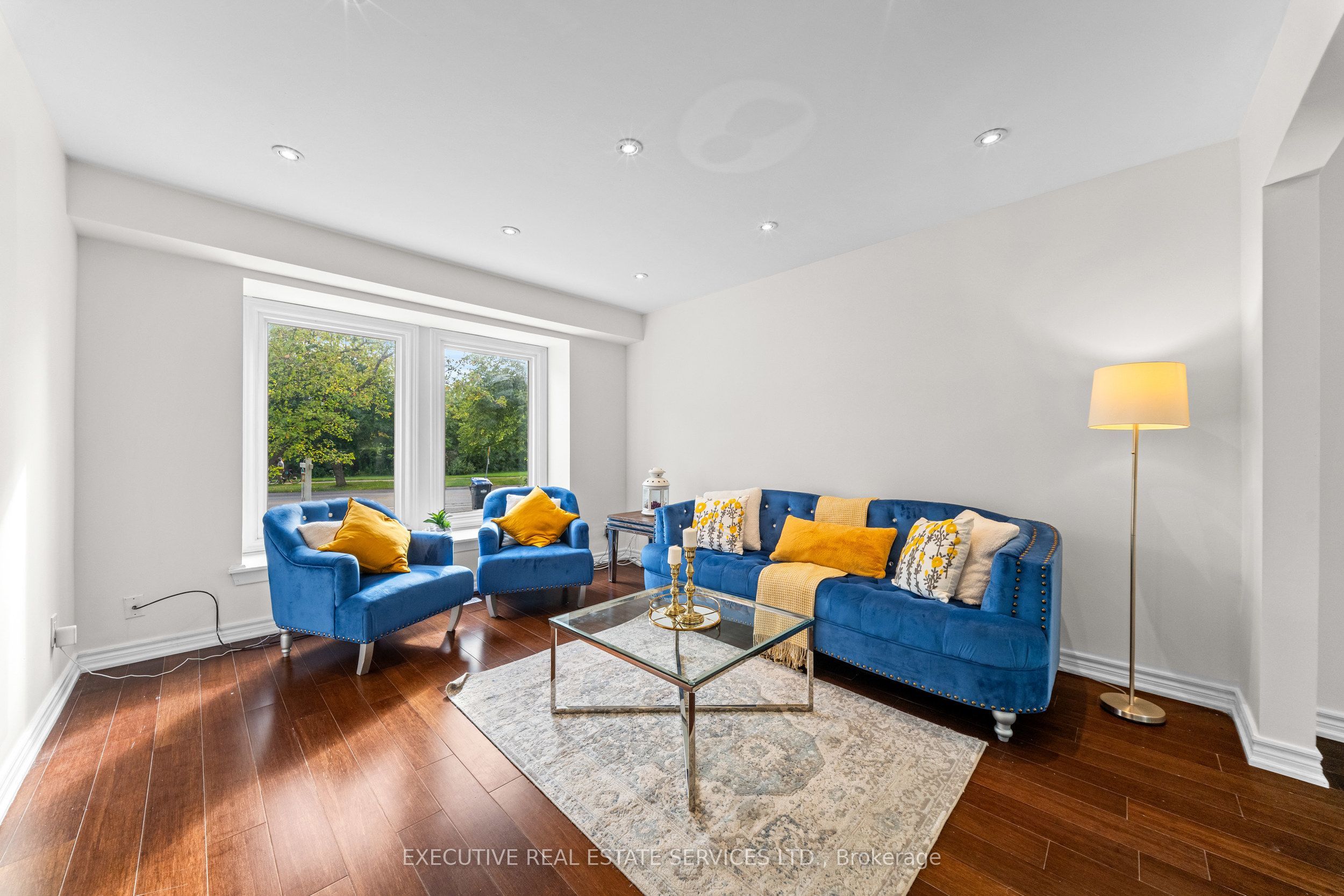 100 Centre Street N Property Photo 9