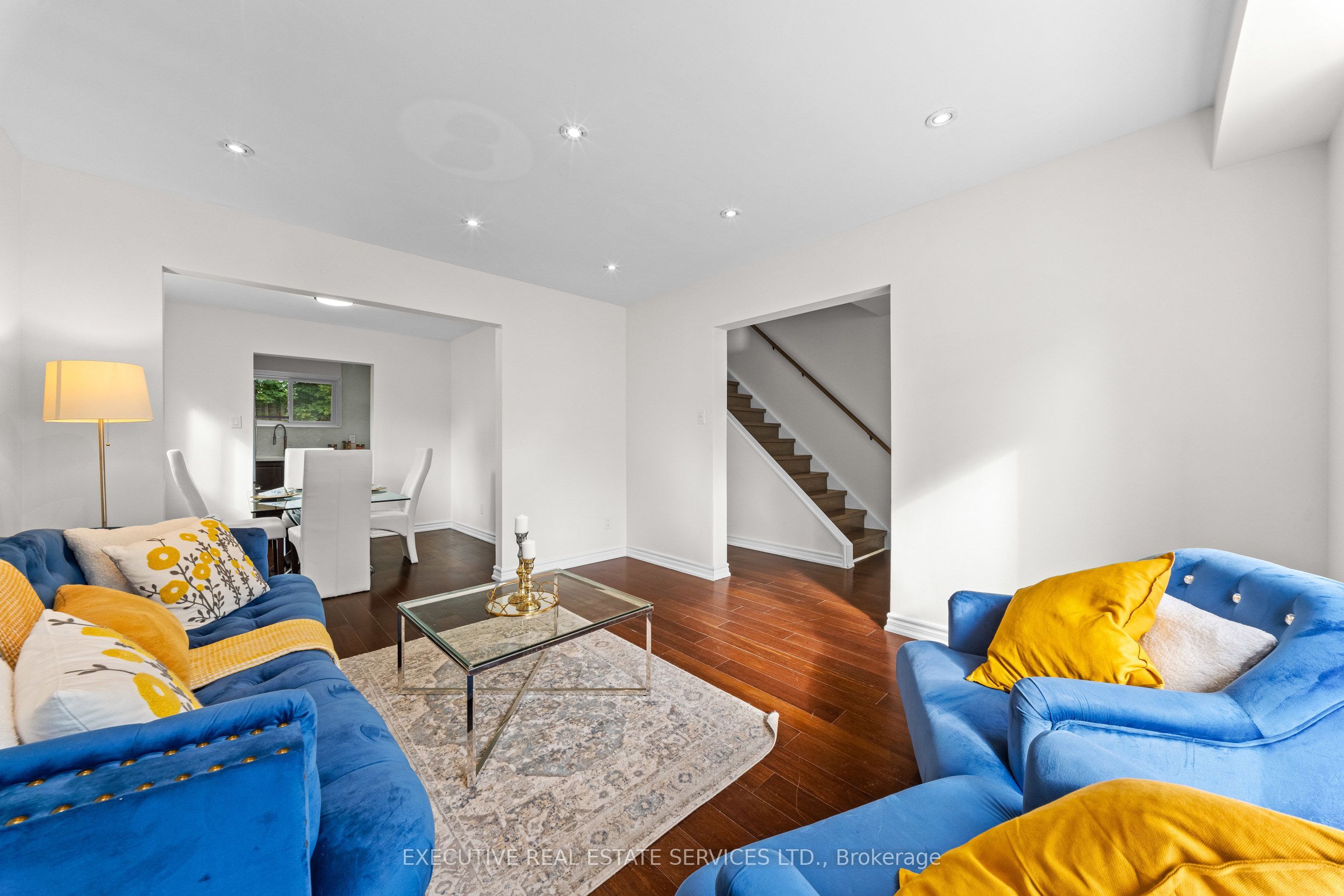 100 Centre Street N Property Photo 10