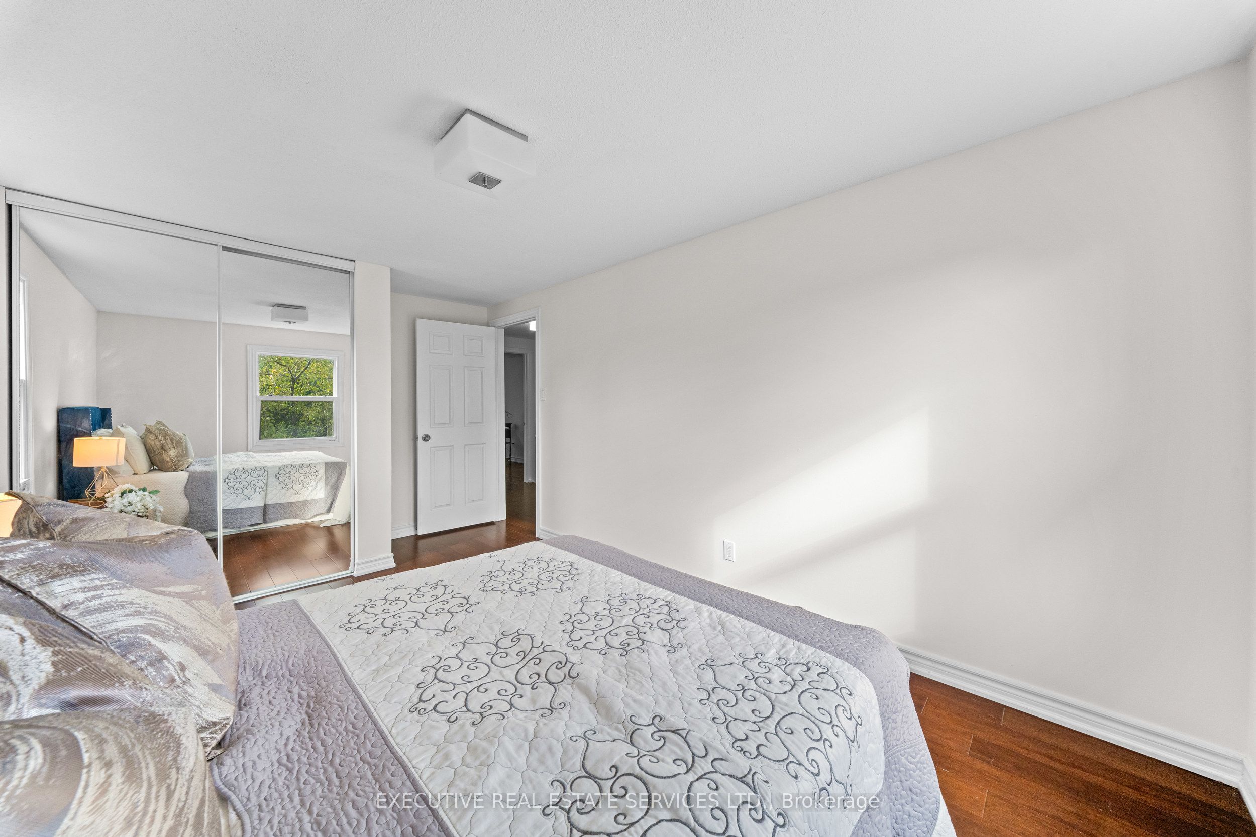 100 Centre Street N Property Photo 26
