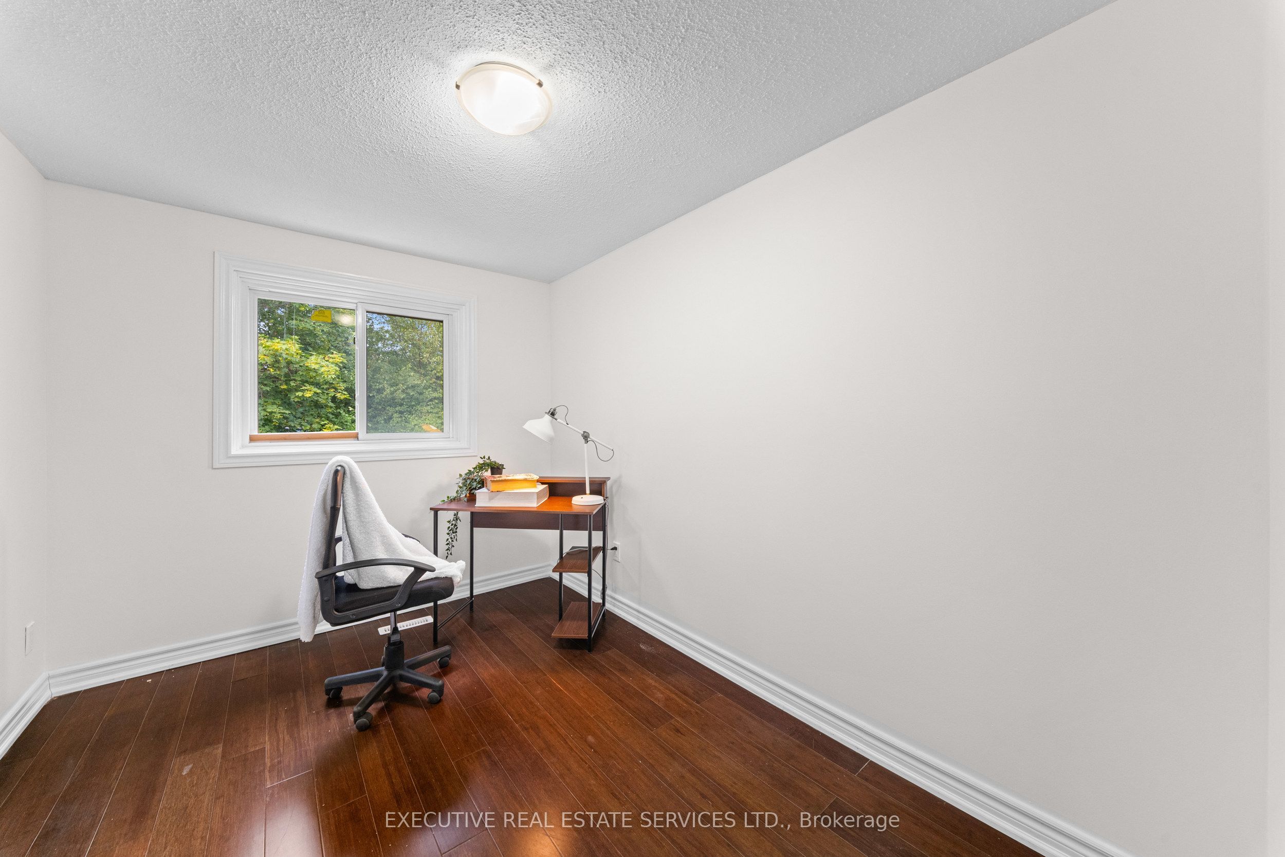 100 Centre Street N Property Photo 27