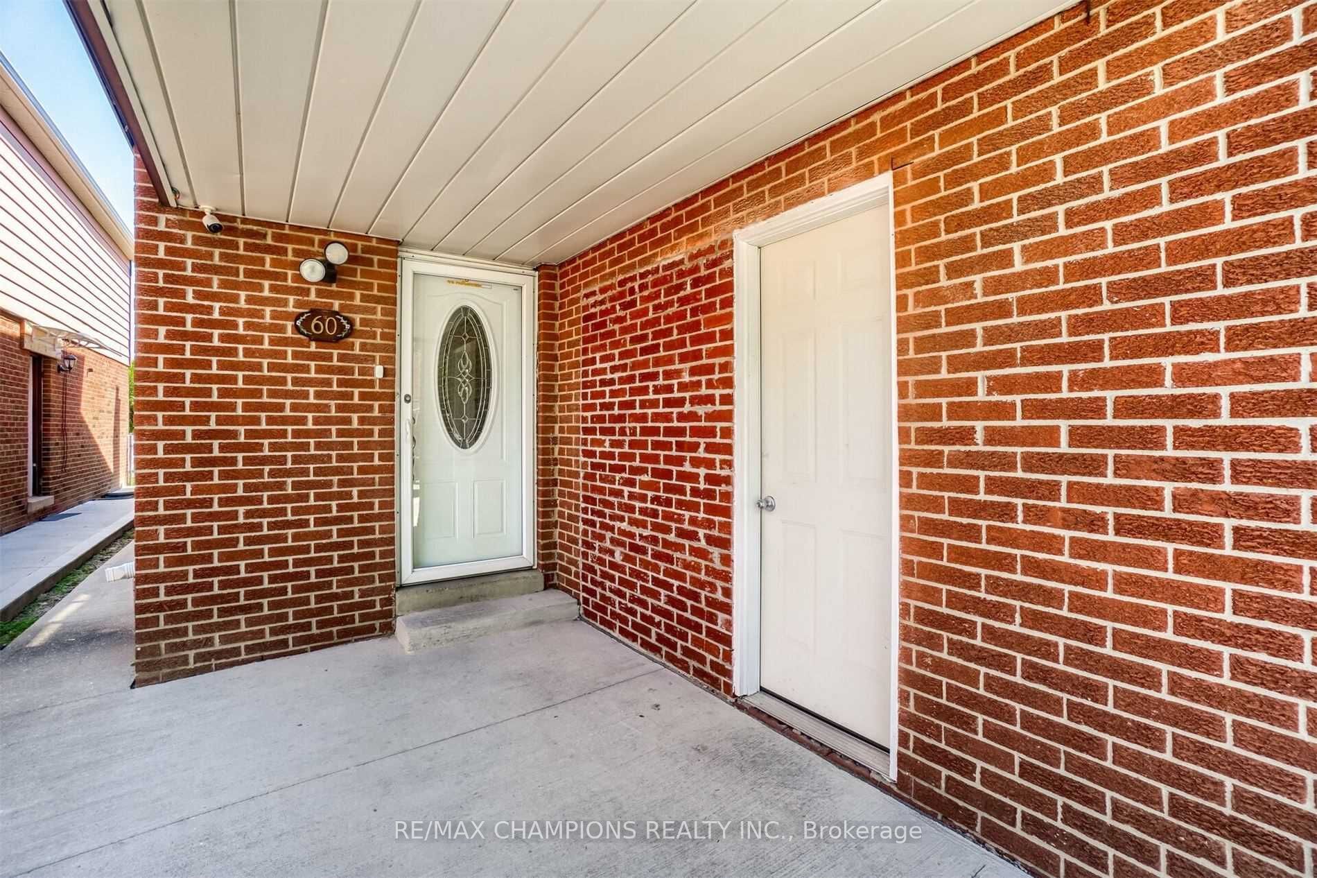 60 Banting Crescent Property Photo 2