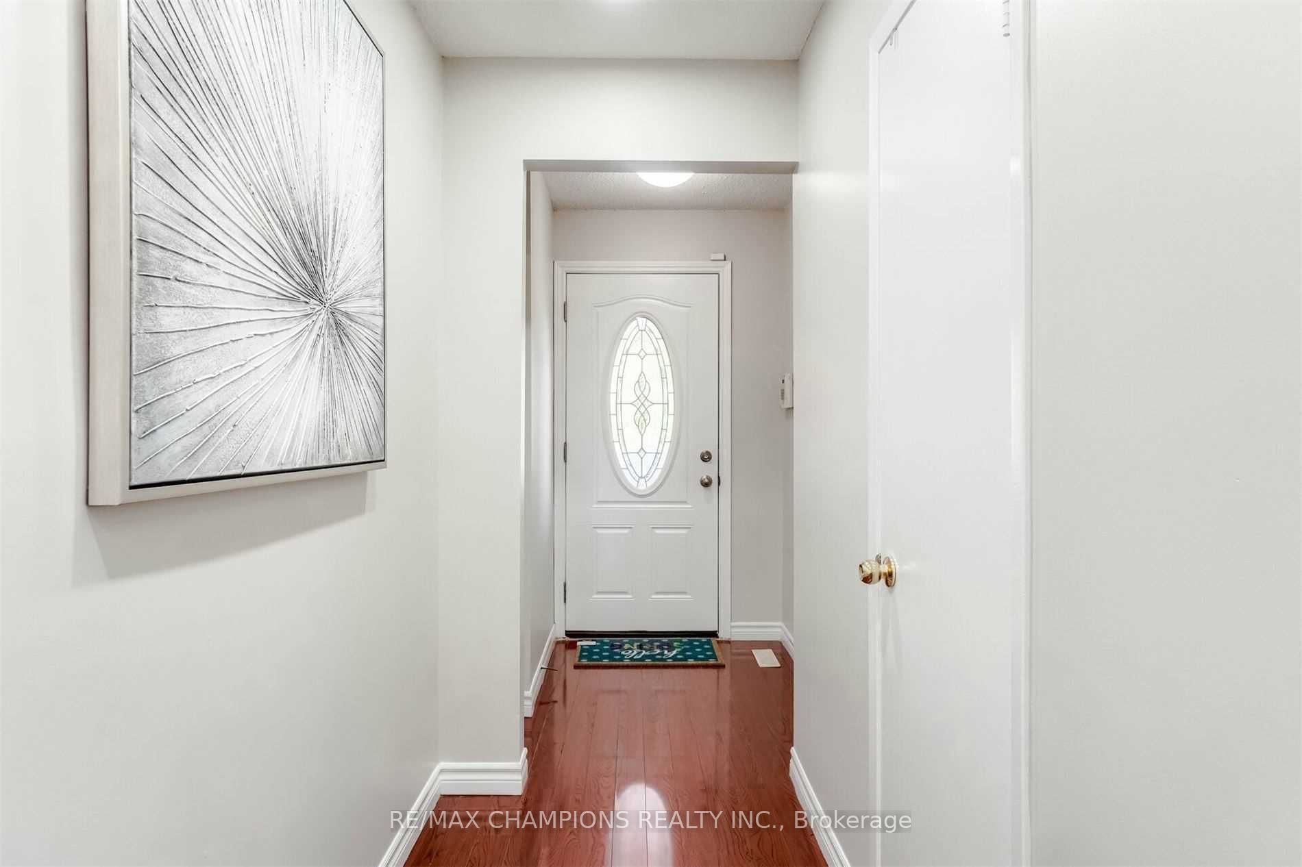 60 Banting Crescent Property Photo 3