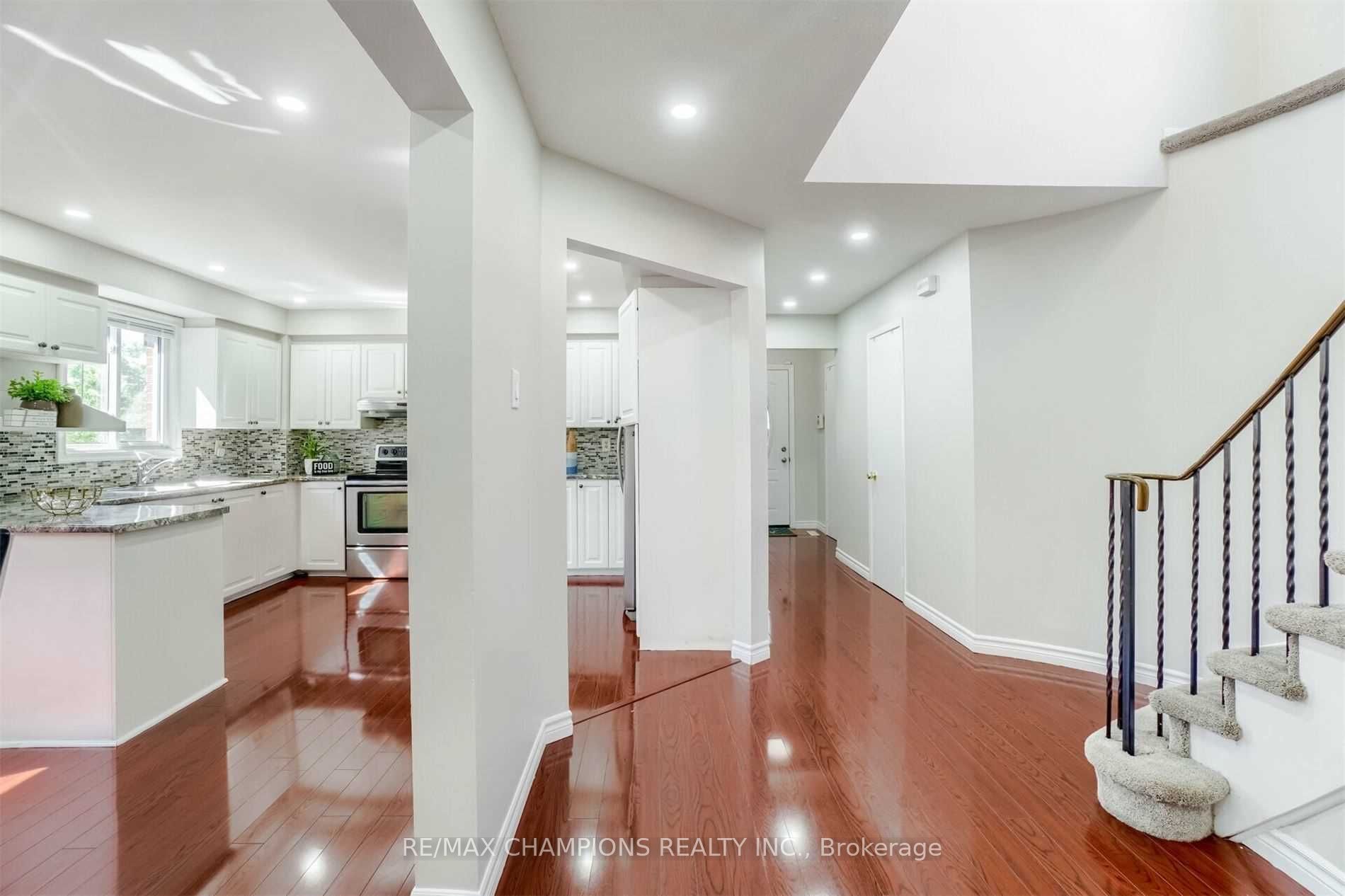 60 Banting Crescent Property Photo 4