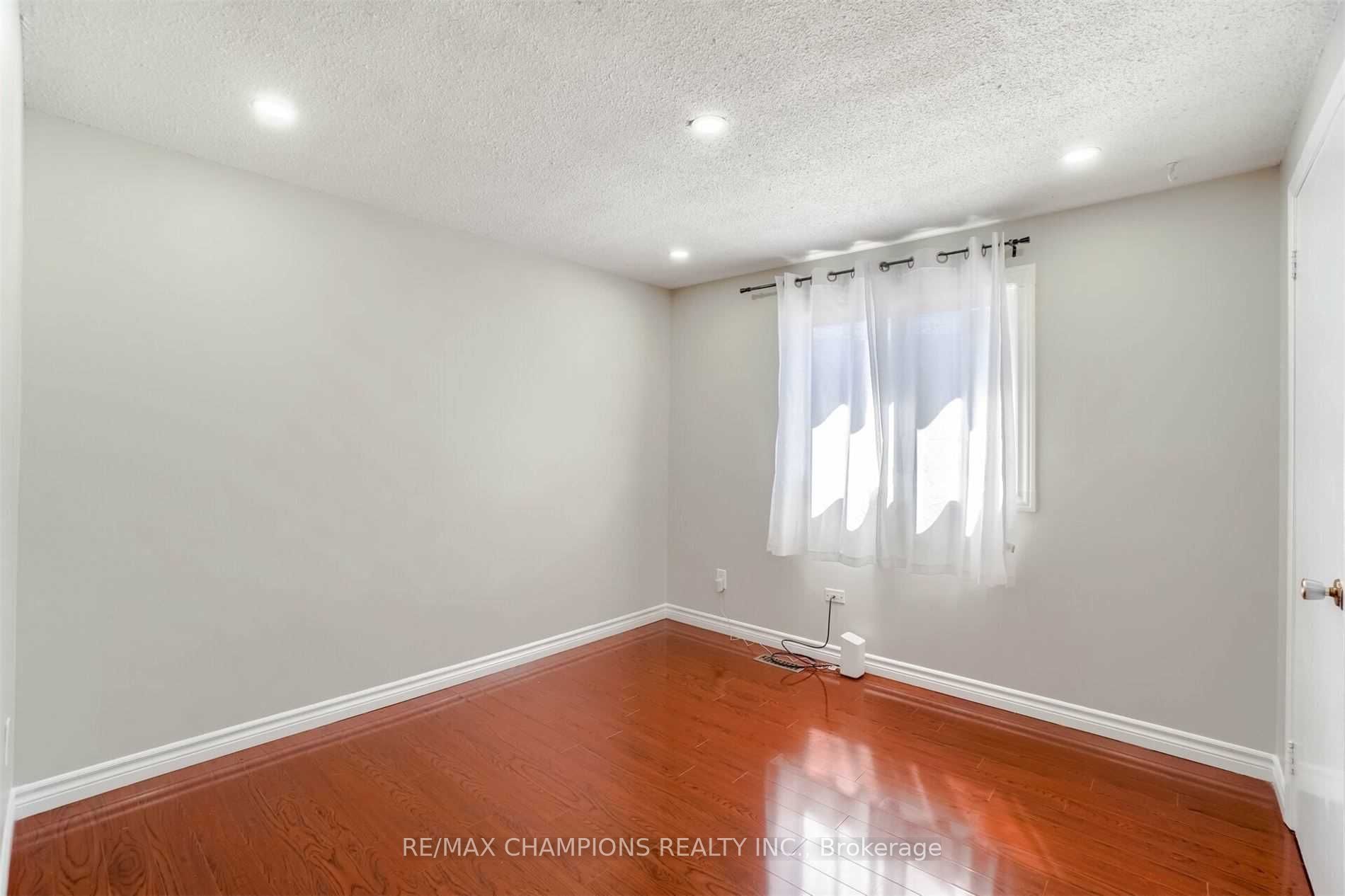 60 Banting Crescent Property Photo 18