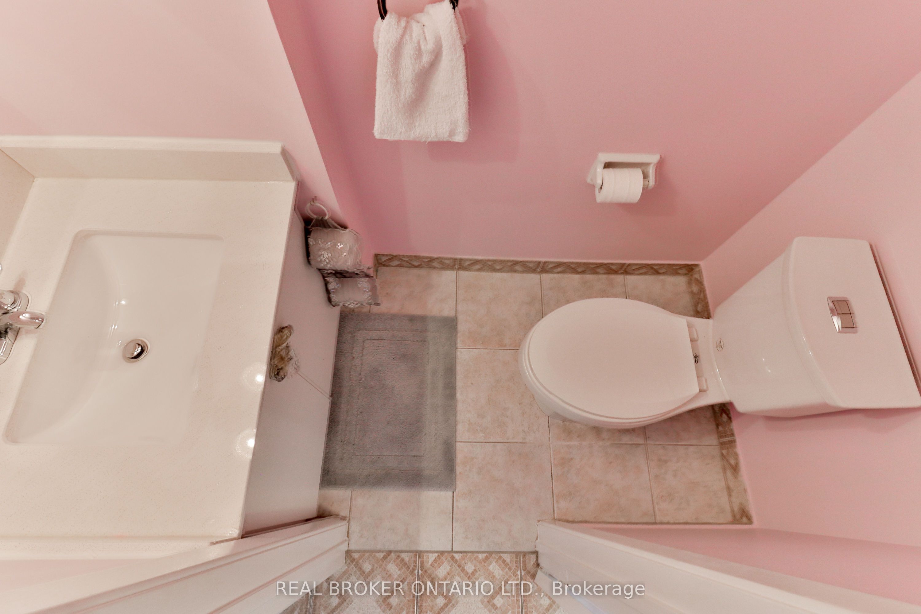1764 Rathburn Road E 16 Property Photo 3