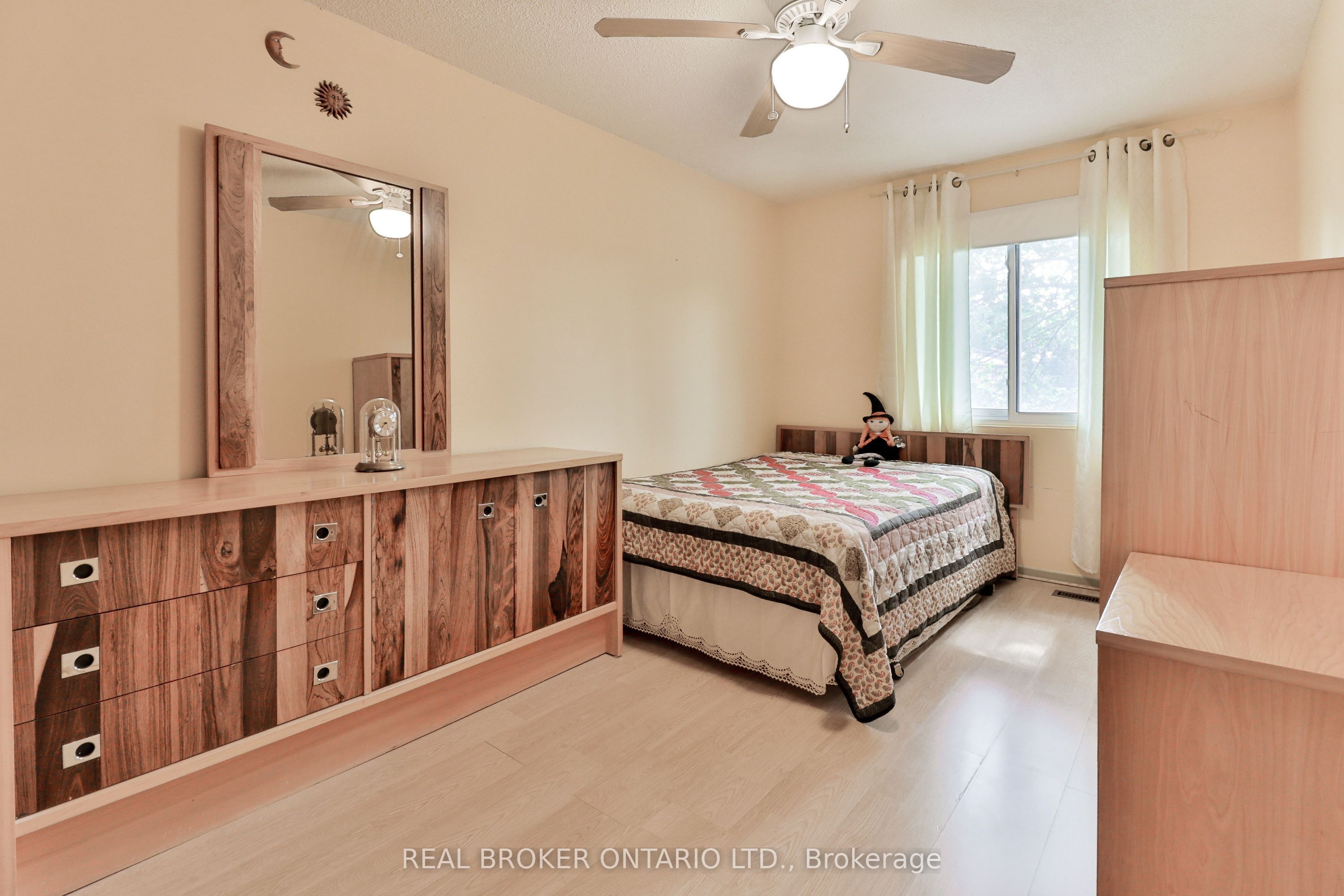 1764 Rathburn Road E 16 Property Photo 14