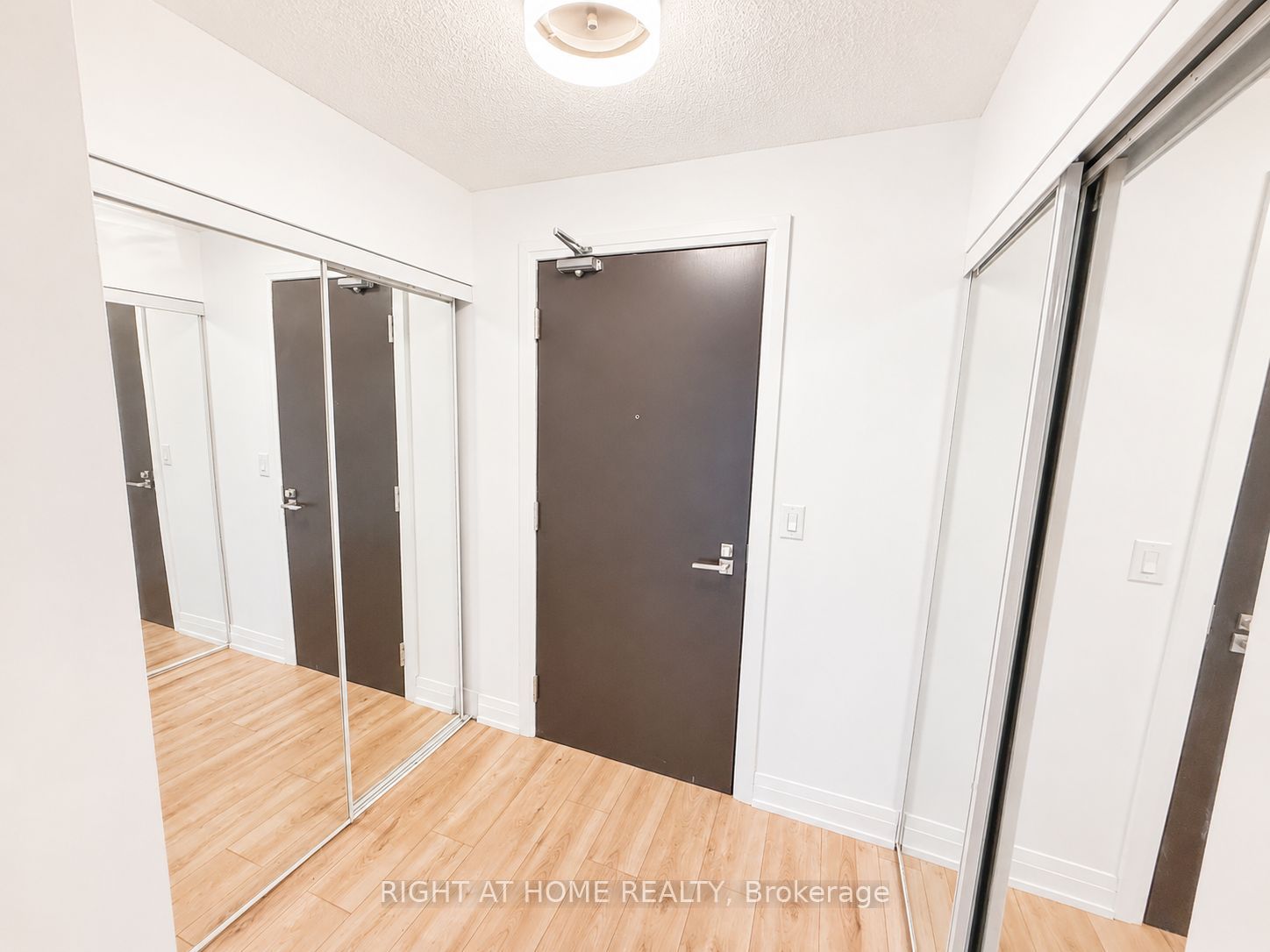 1 De Boers Drive 608 Property Photo 4