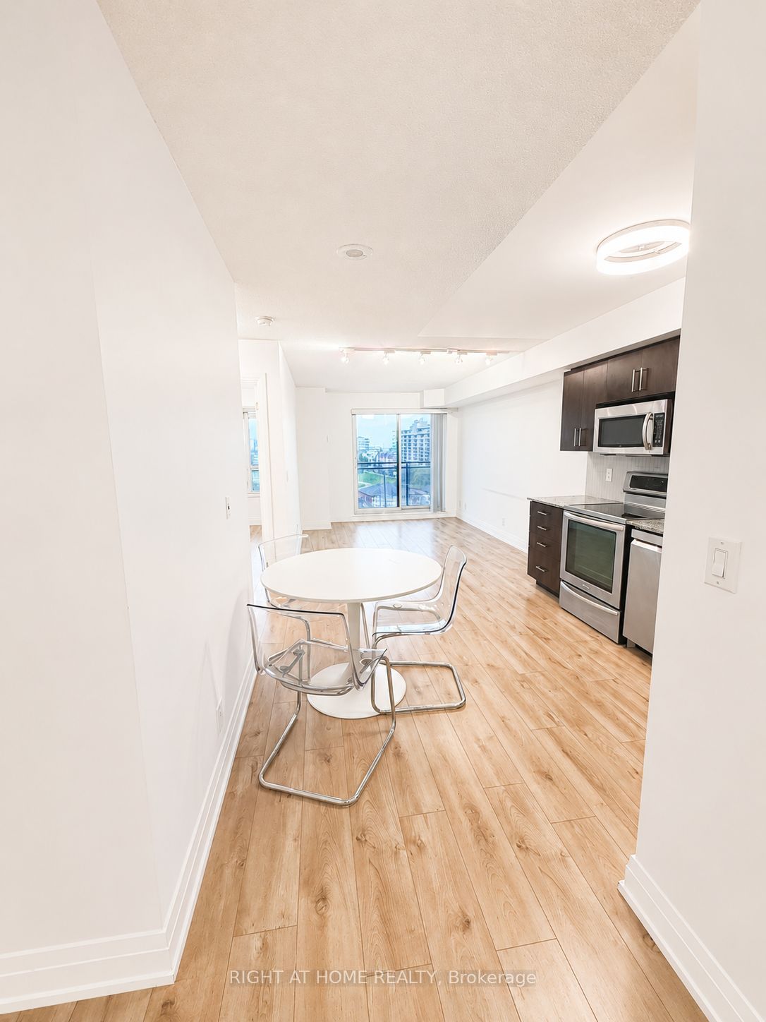 1 De Boers Drive 608 Property Photo 5