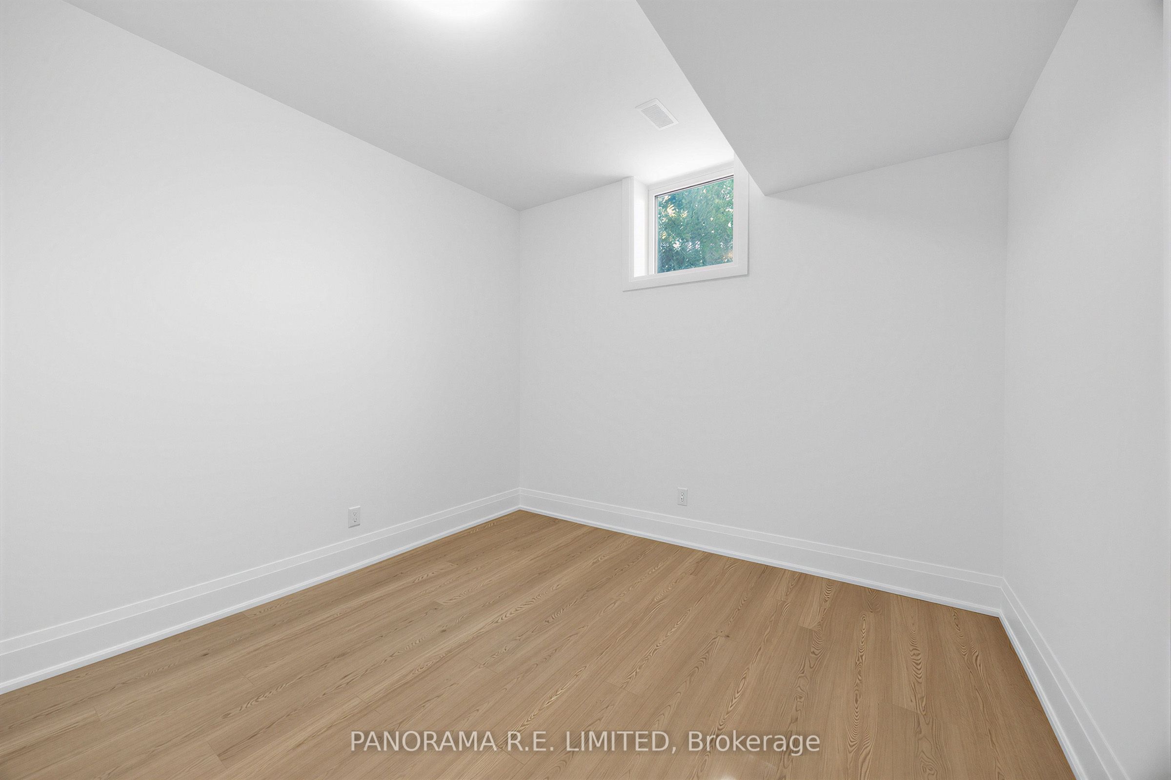 606 Abana Road Lower Property Photo 10