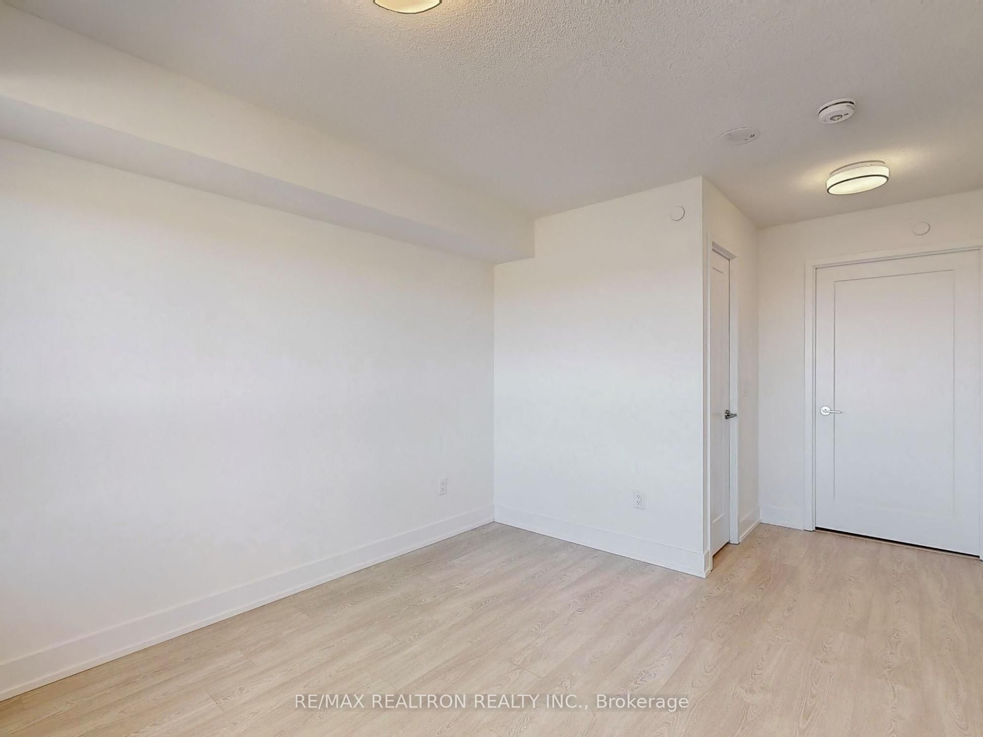 10 Eva Road 1705 Property Photo 26