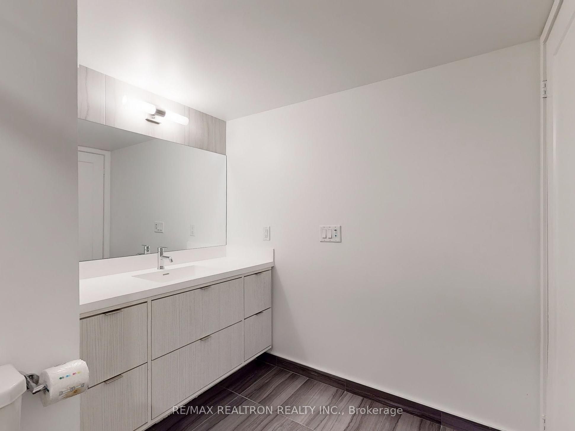 10 Eva Road 1705 Property Photo 28