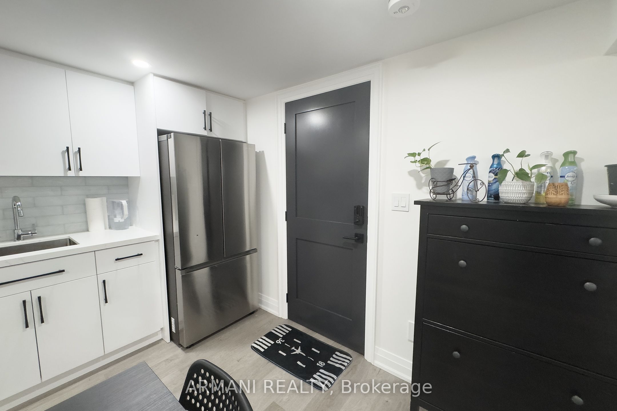 97 Cuffley Crescent N Basement Property Photo 5