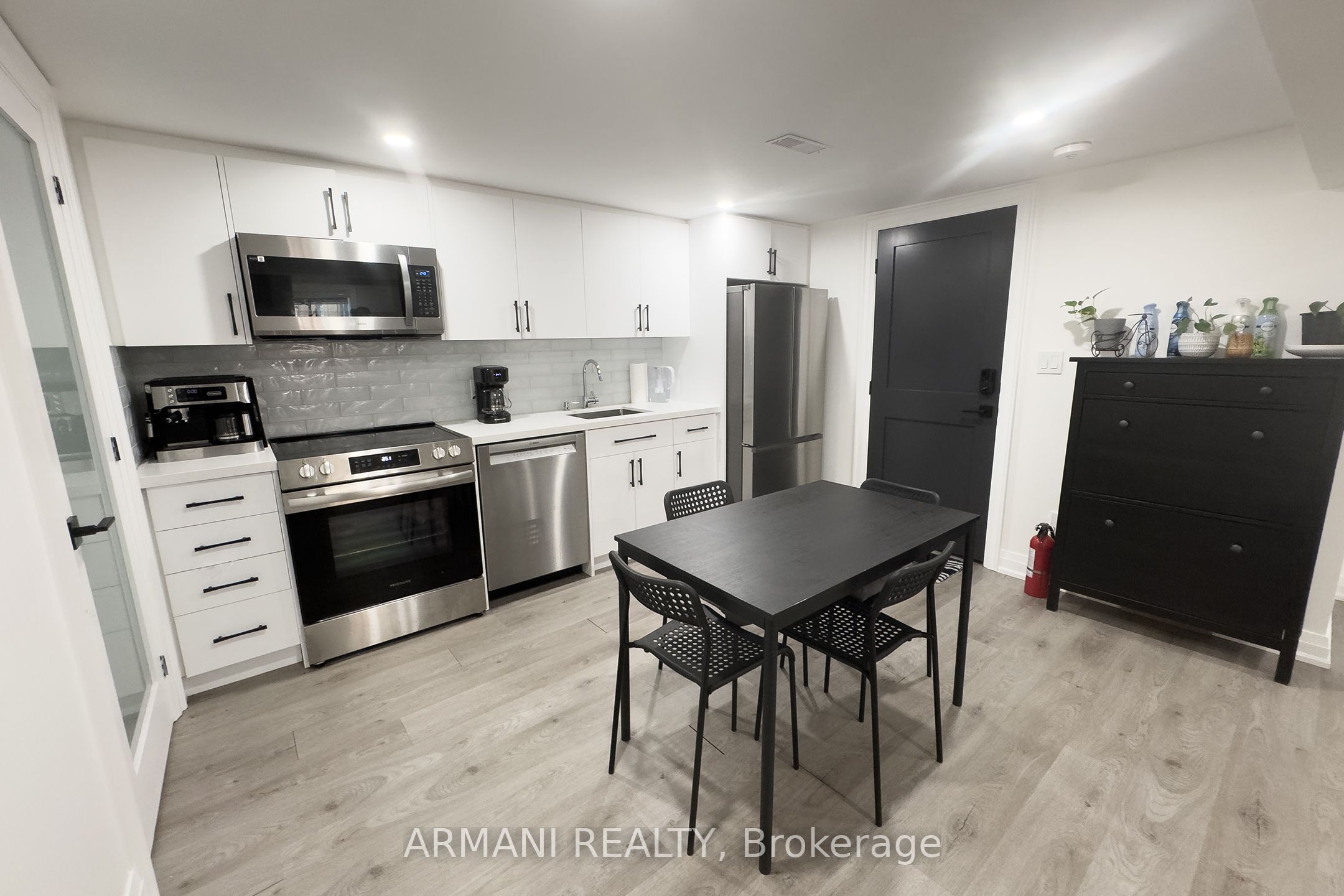97 Cuffley Crescent N Basement Property Photo 6