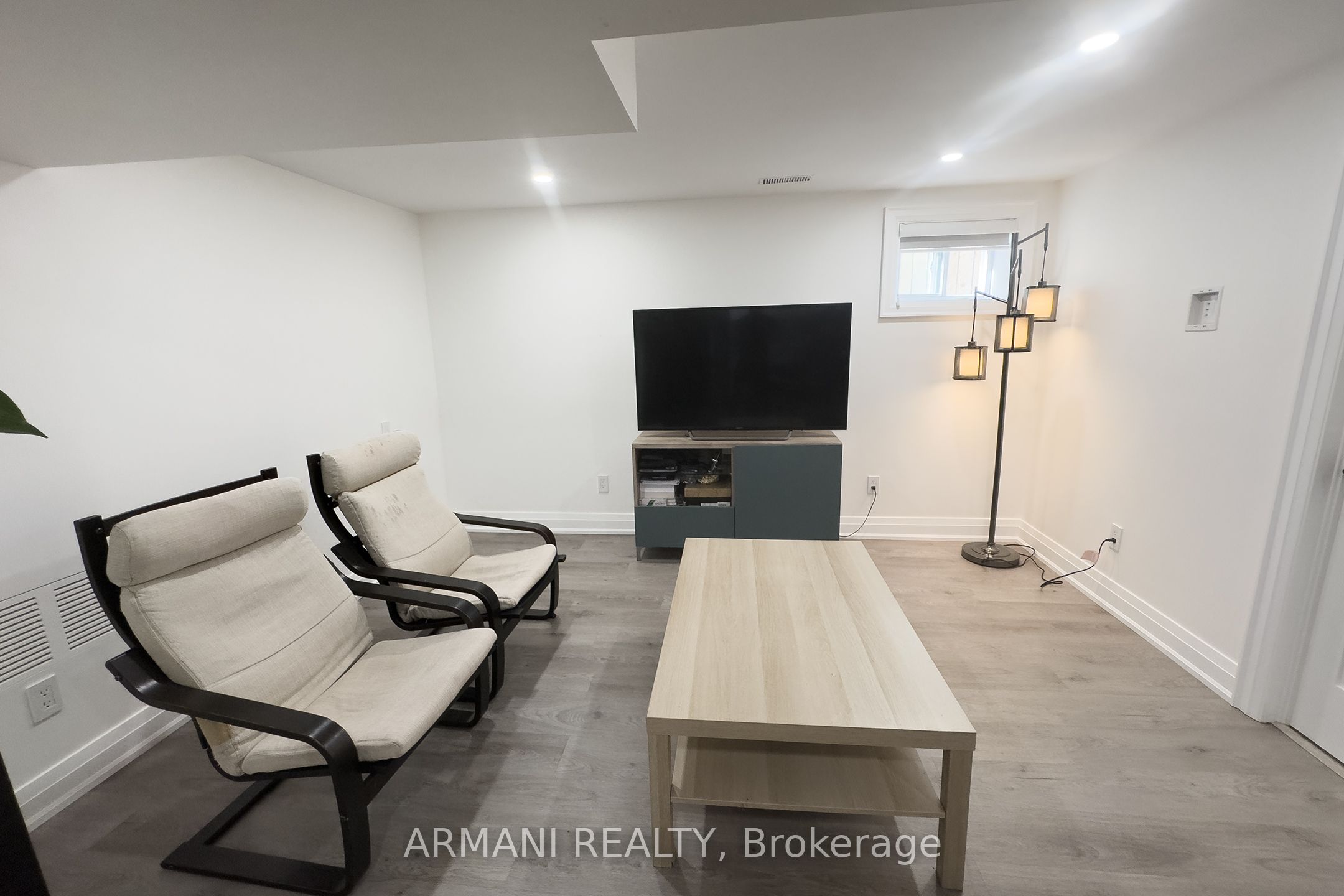 97 Cuffley Crescent N Basement Property Photo 15
