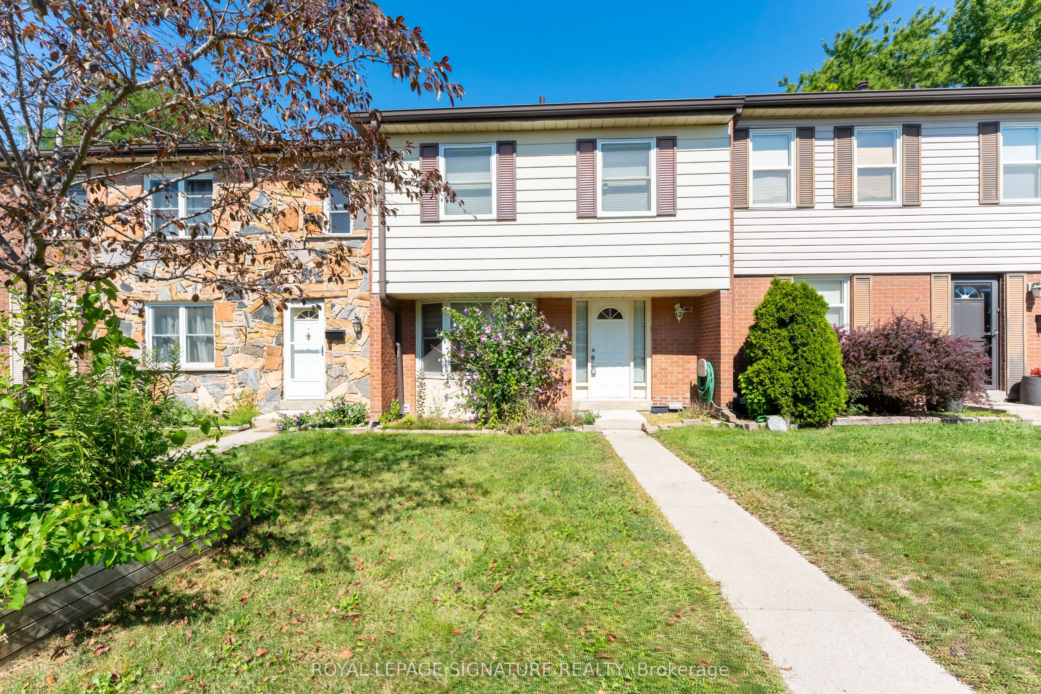 2825 Gananoque Drive 40 Property Photo 1