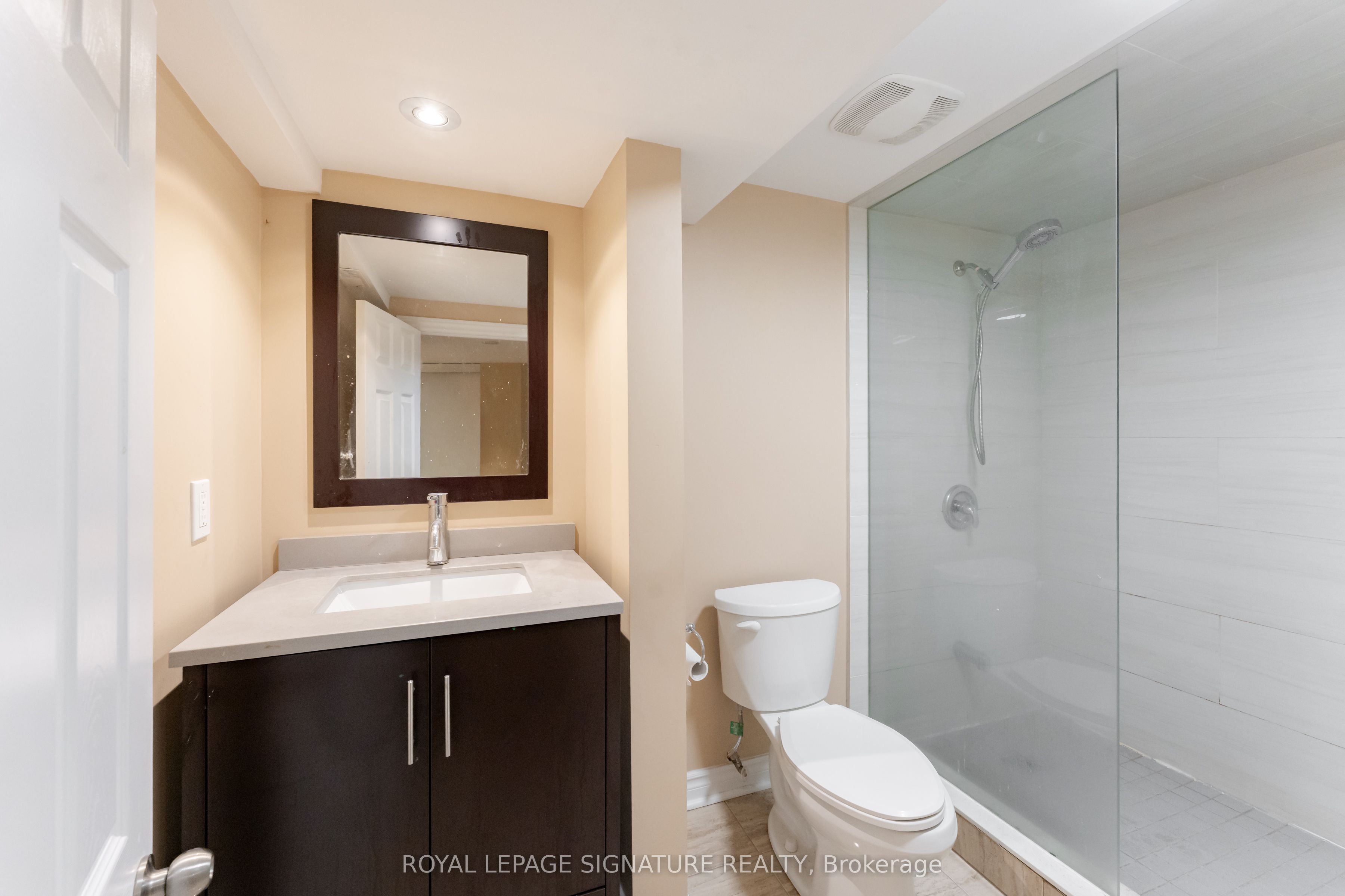 2825 Gananoque Drive 40 Property Photo 6