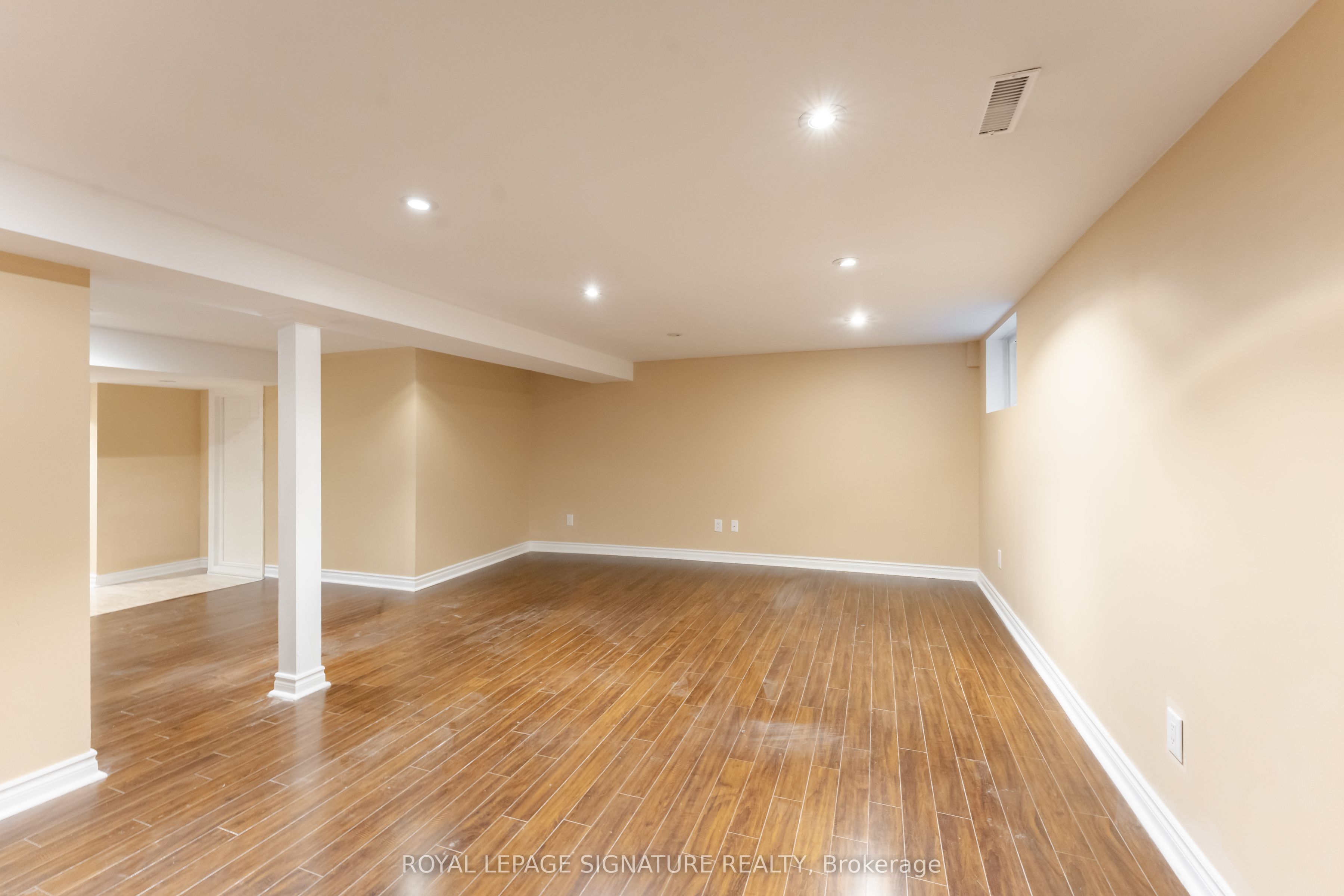 2825 Gananoque Drive 40 Property Photo 7