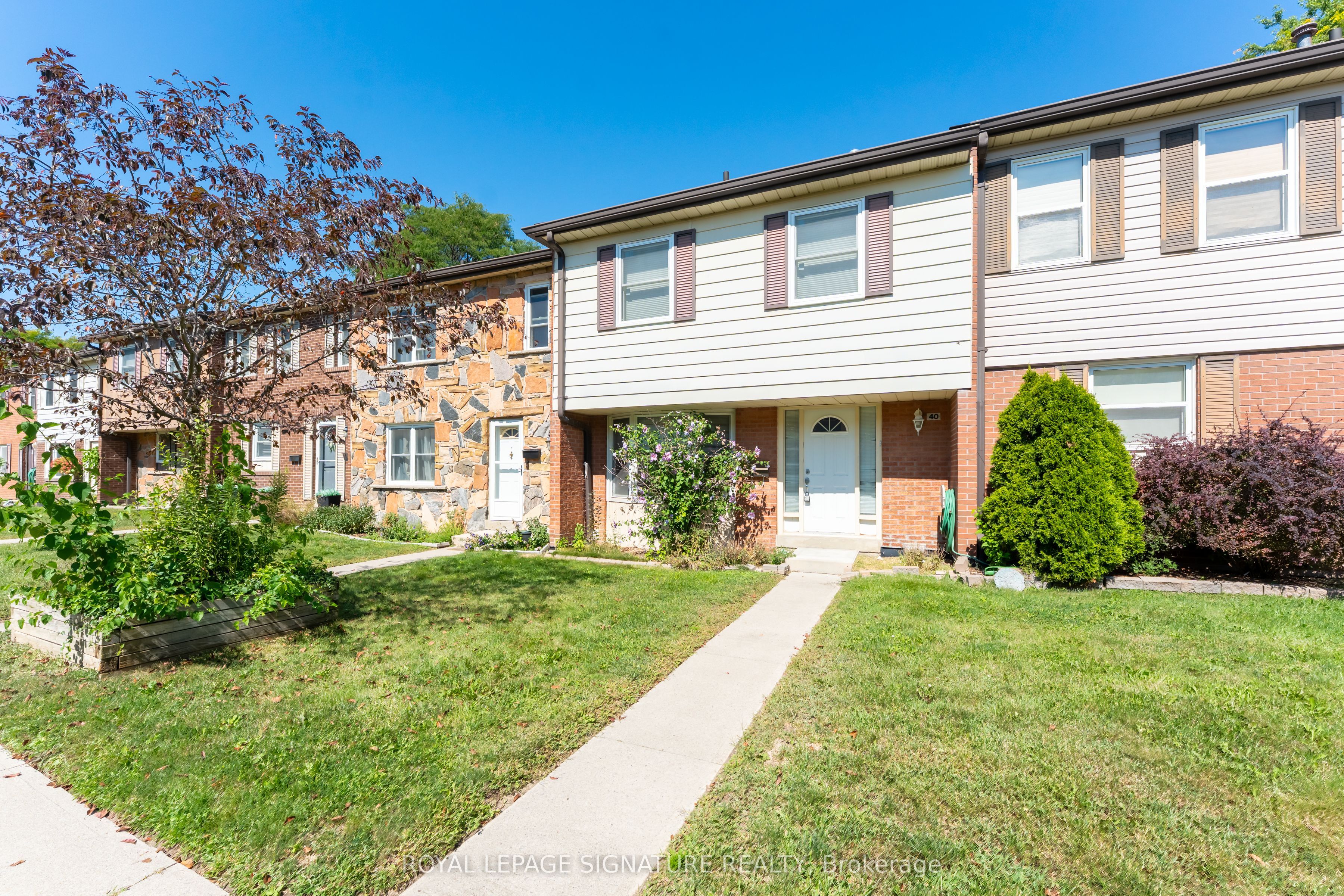 2825 Gananoque Drive 40 Property Photo 10