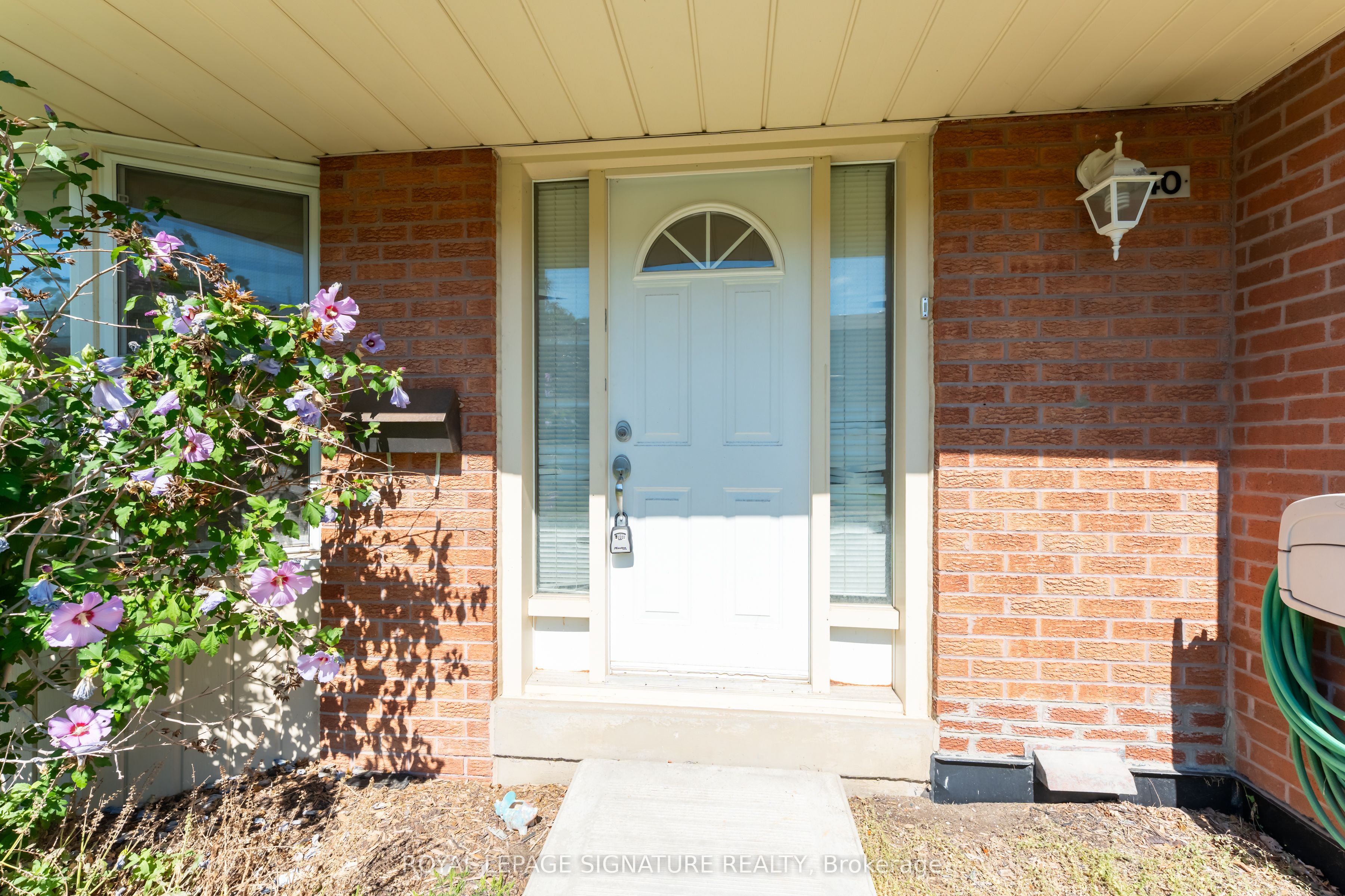2825 Gananoque Drive 40 Property Photo 11