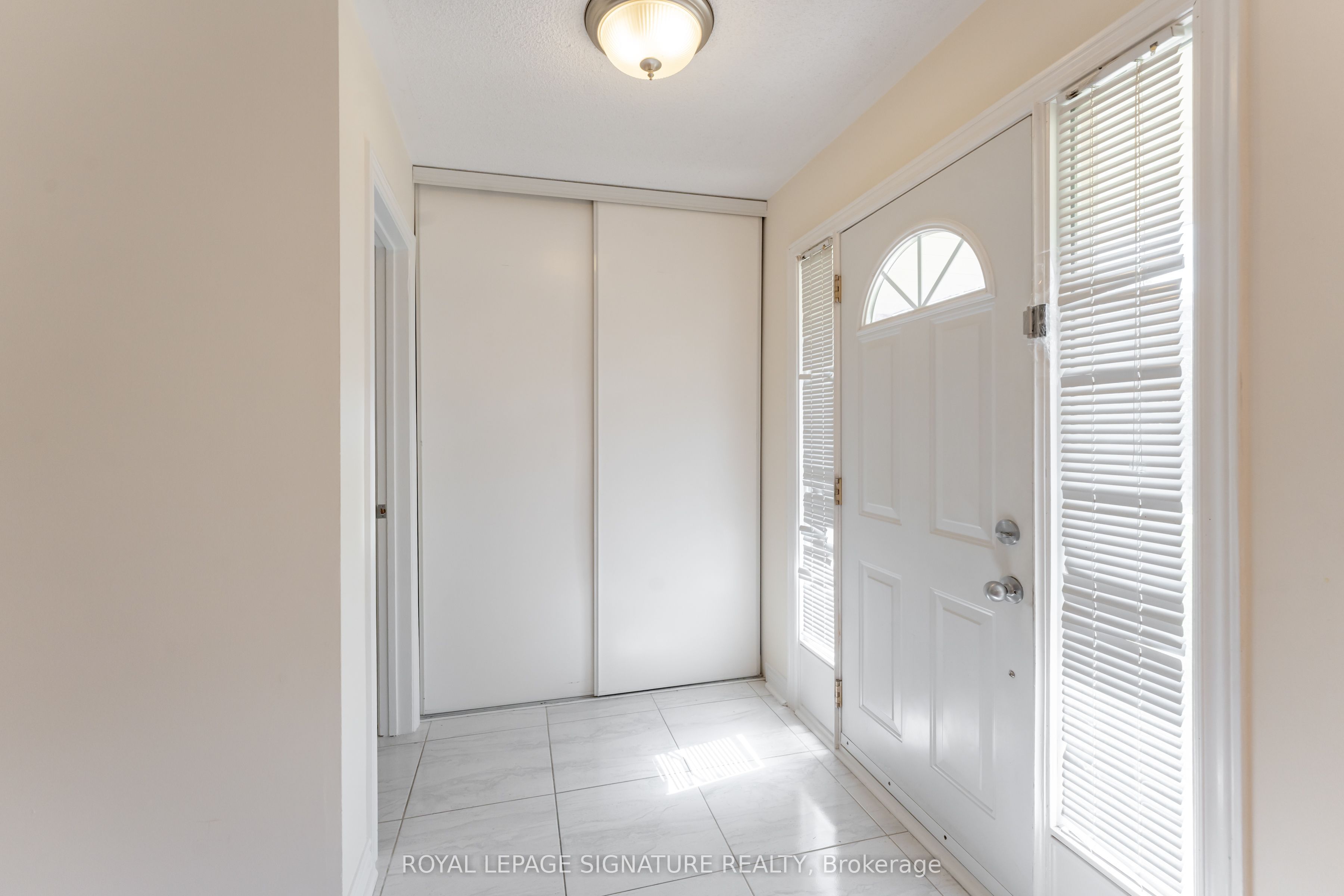 2825 Gananoque Drive 40 Property Photo 12
