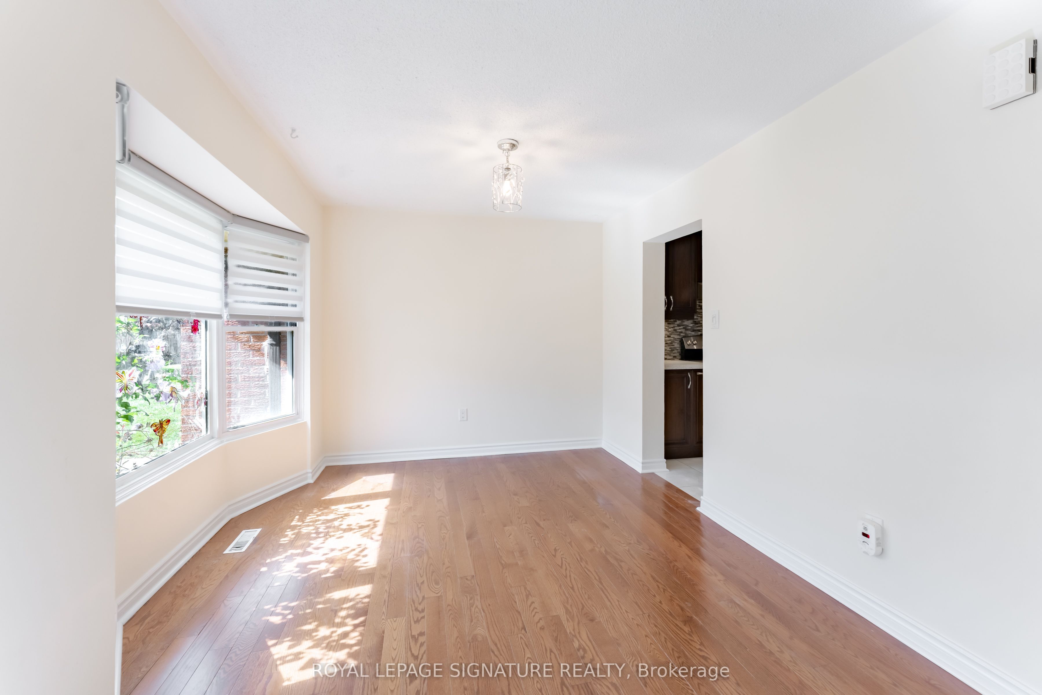 2825 Gananoque Drive 40 Property Photo 13