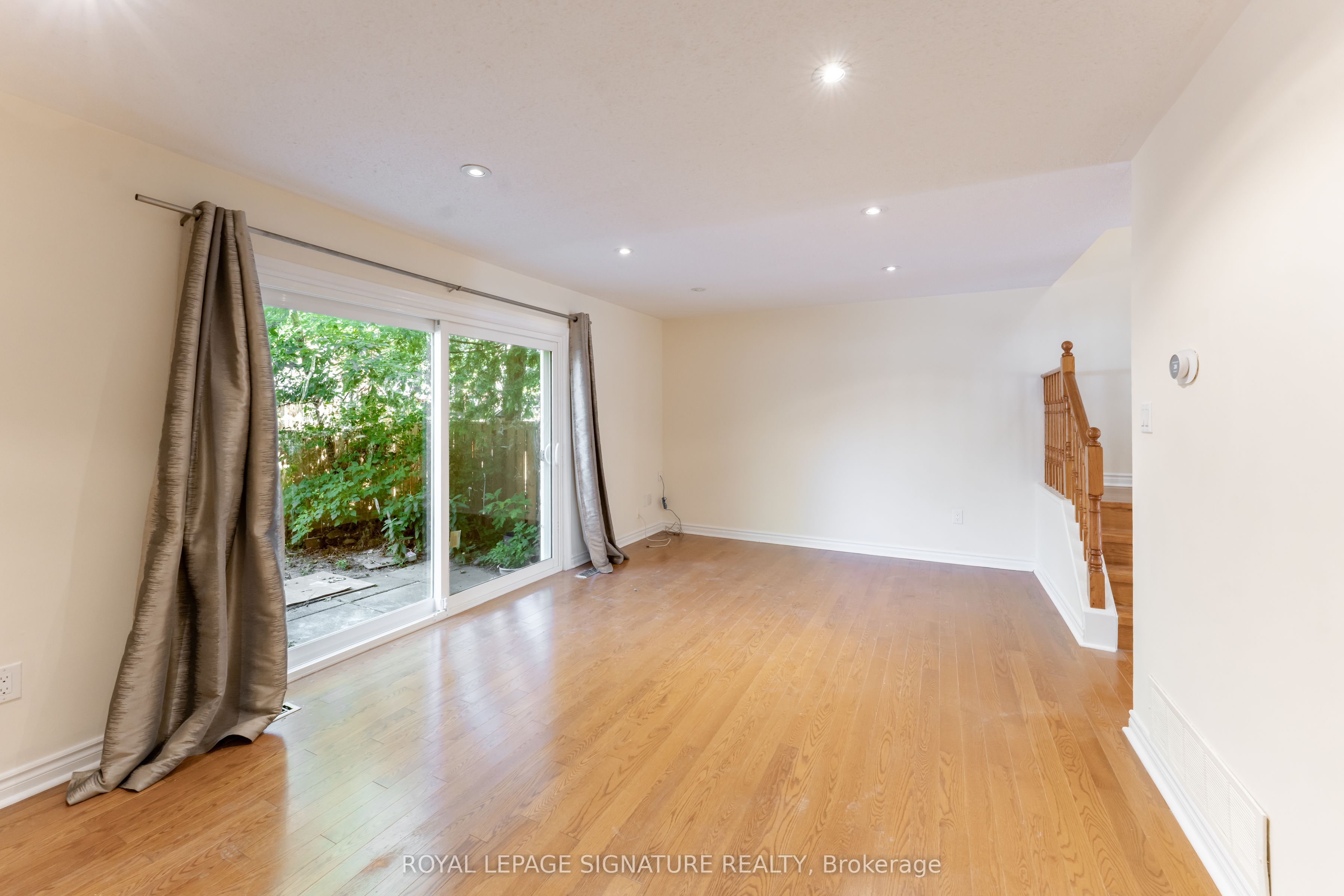 2825 Gananoque Drive 40 Property Photo 18