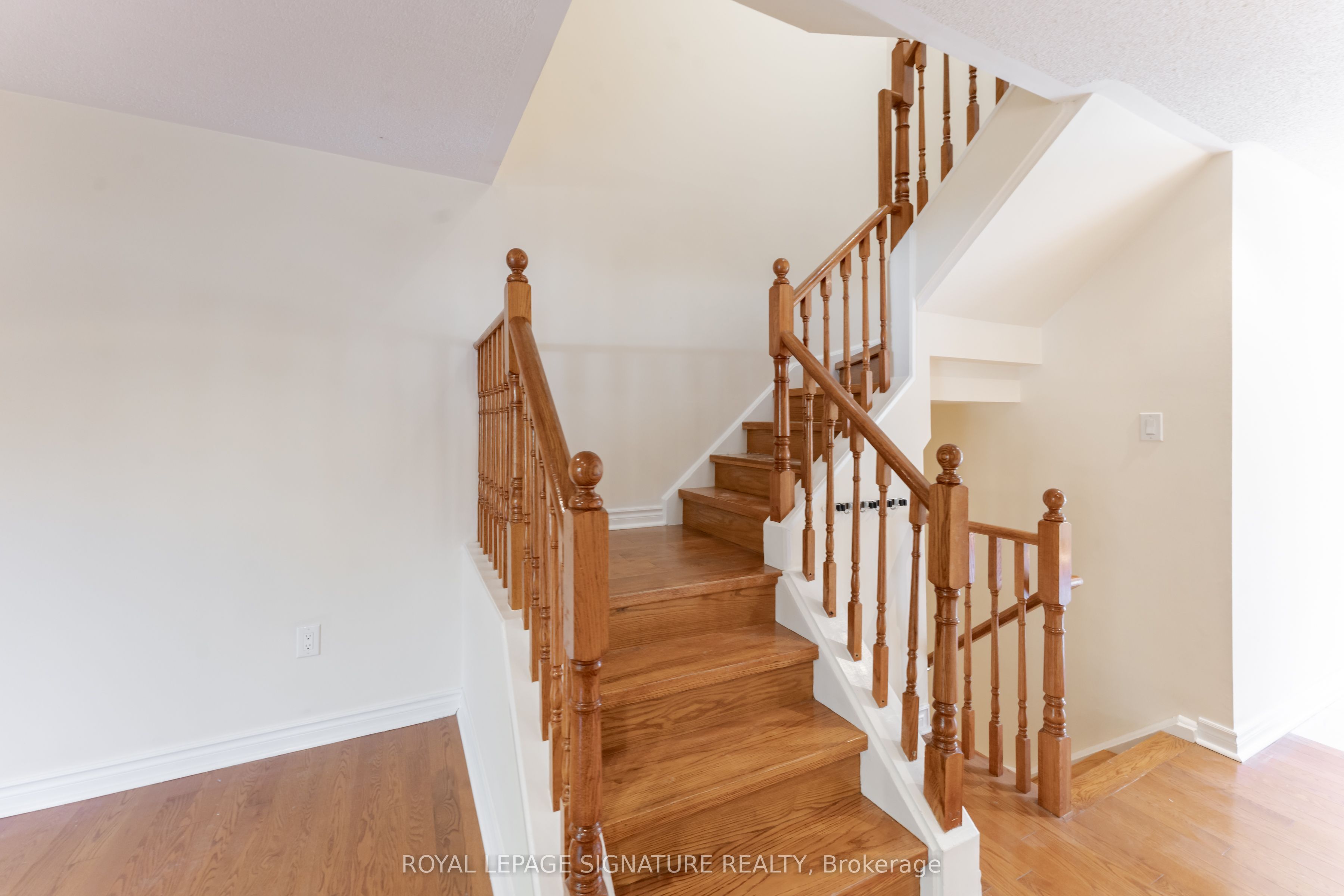 2825 Gananoque Drive 40 Property Photo 20