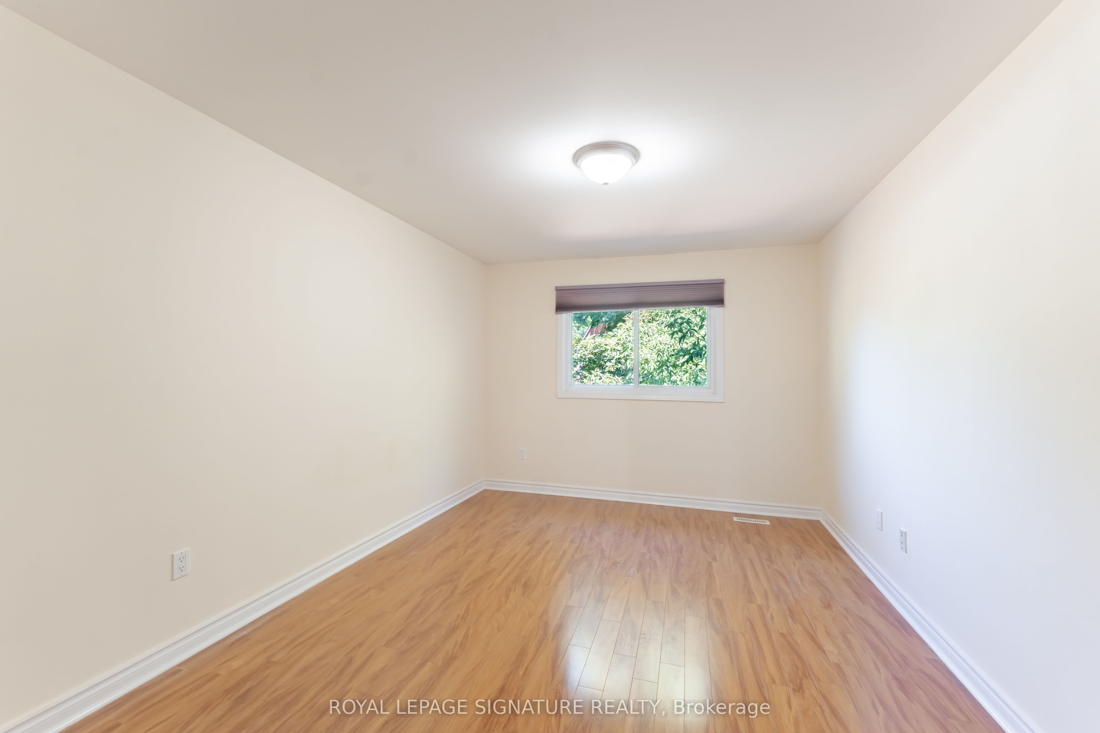 2825 Gananoque Drive 40 Property Photo 23